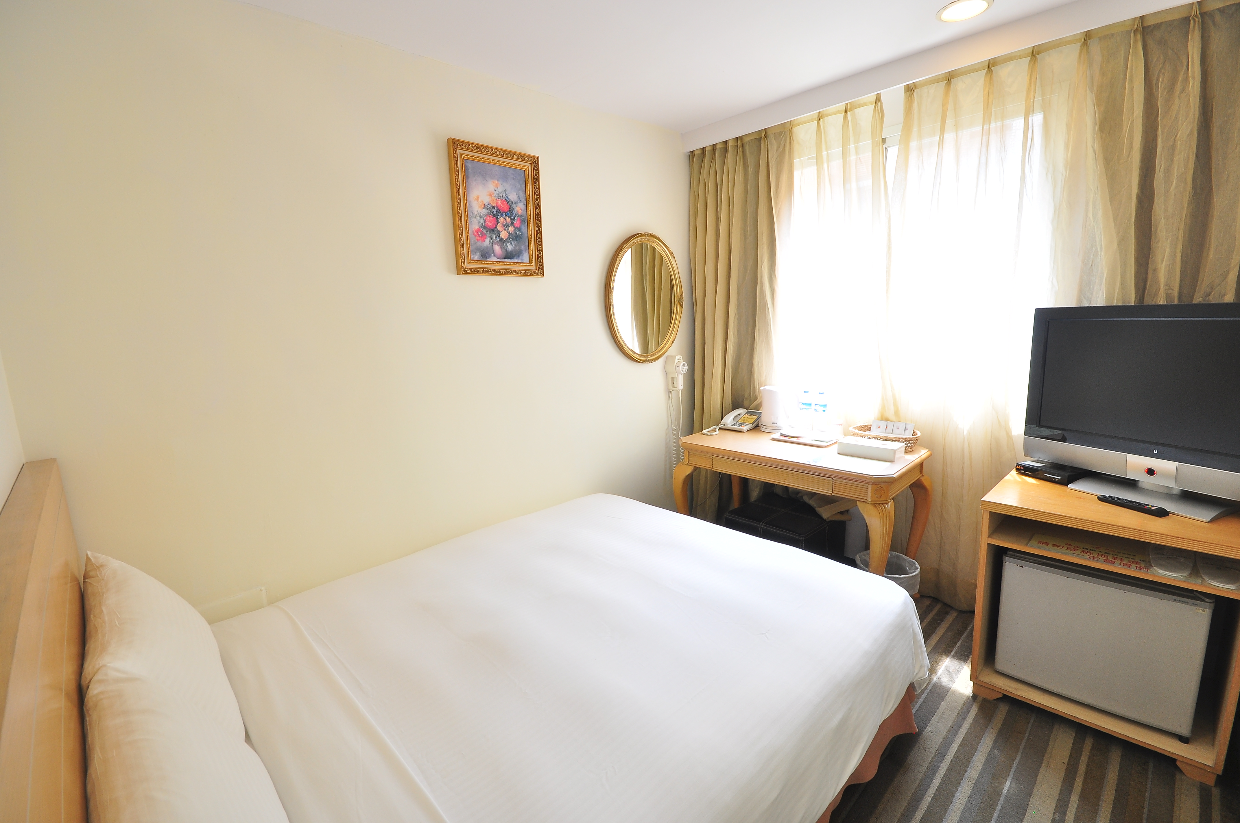 豪華兩人房(一大床)