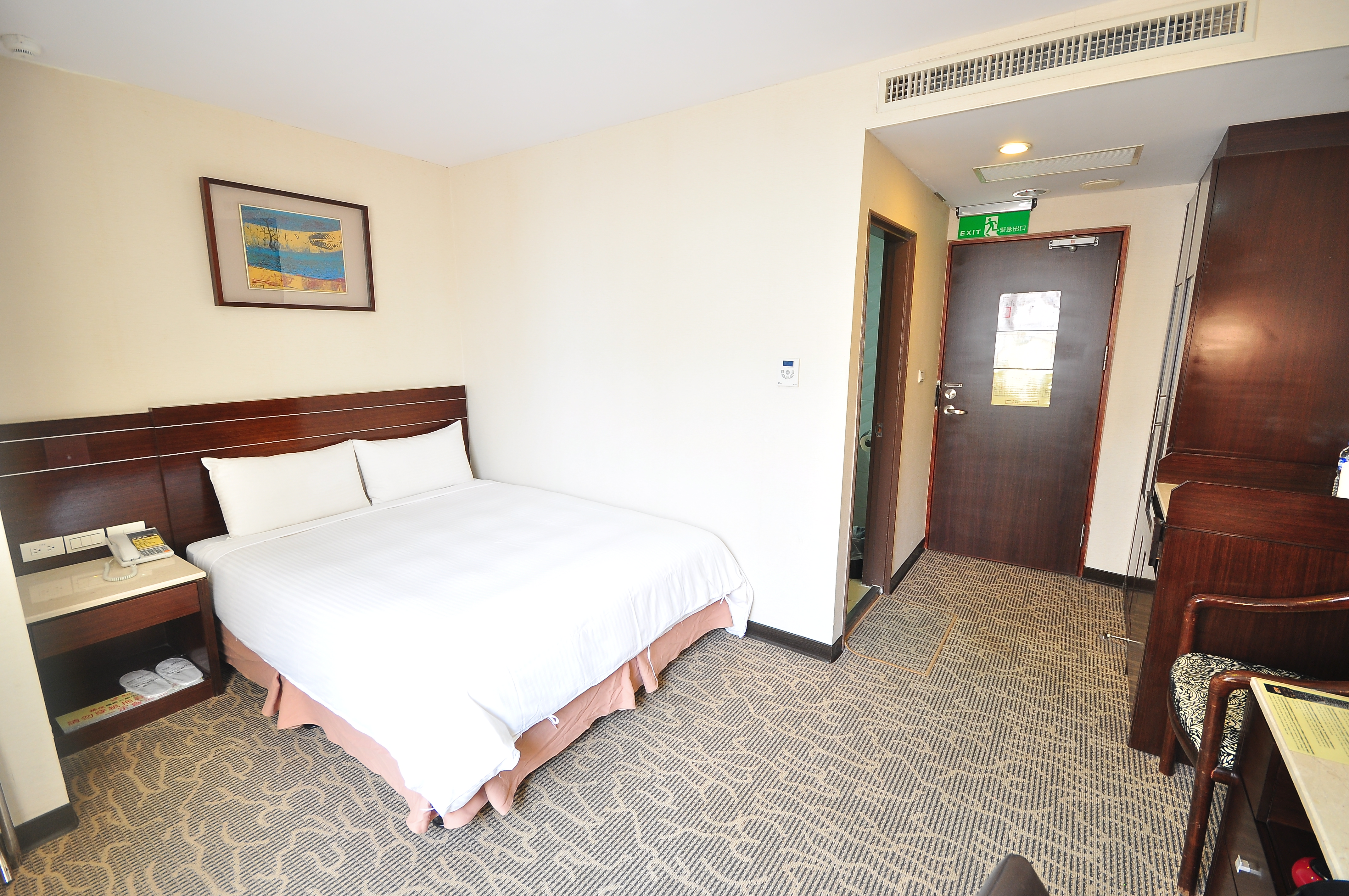 豪華兩人房(一大床)