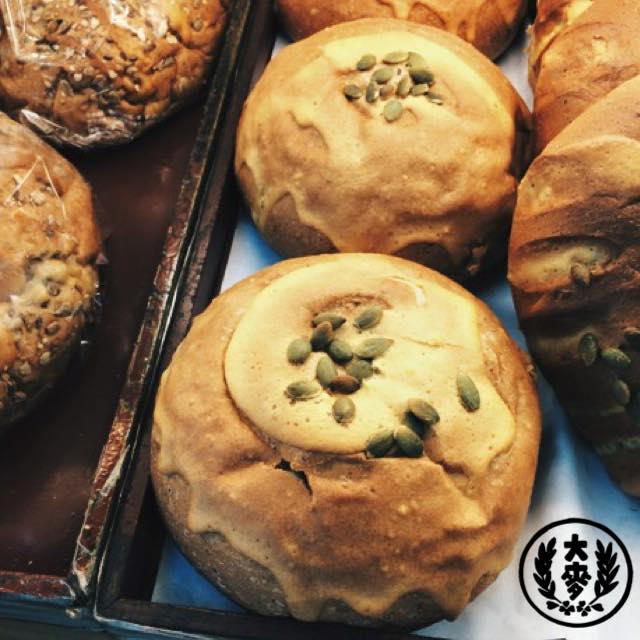 全麥蔓越莓--大麥專業烘焙坊