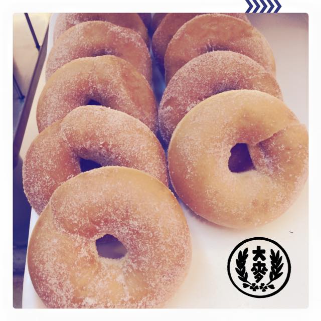 甜甜圈--大麥專業烘焙坊