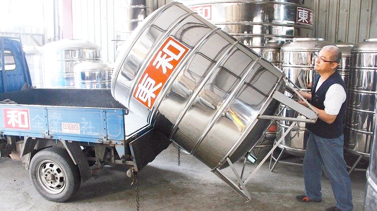 水塔載送安裝-東和水塔.東和企業社