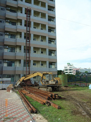 中原大學1200呎鑽機設備