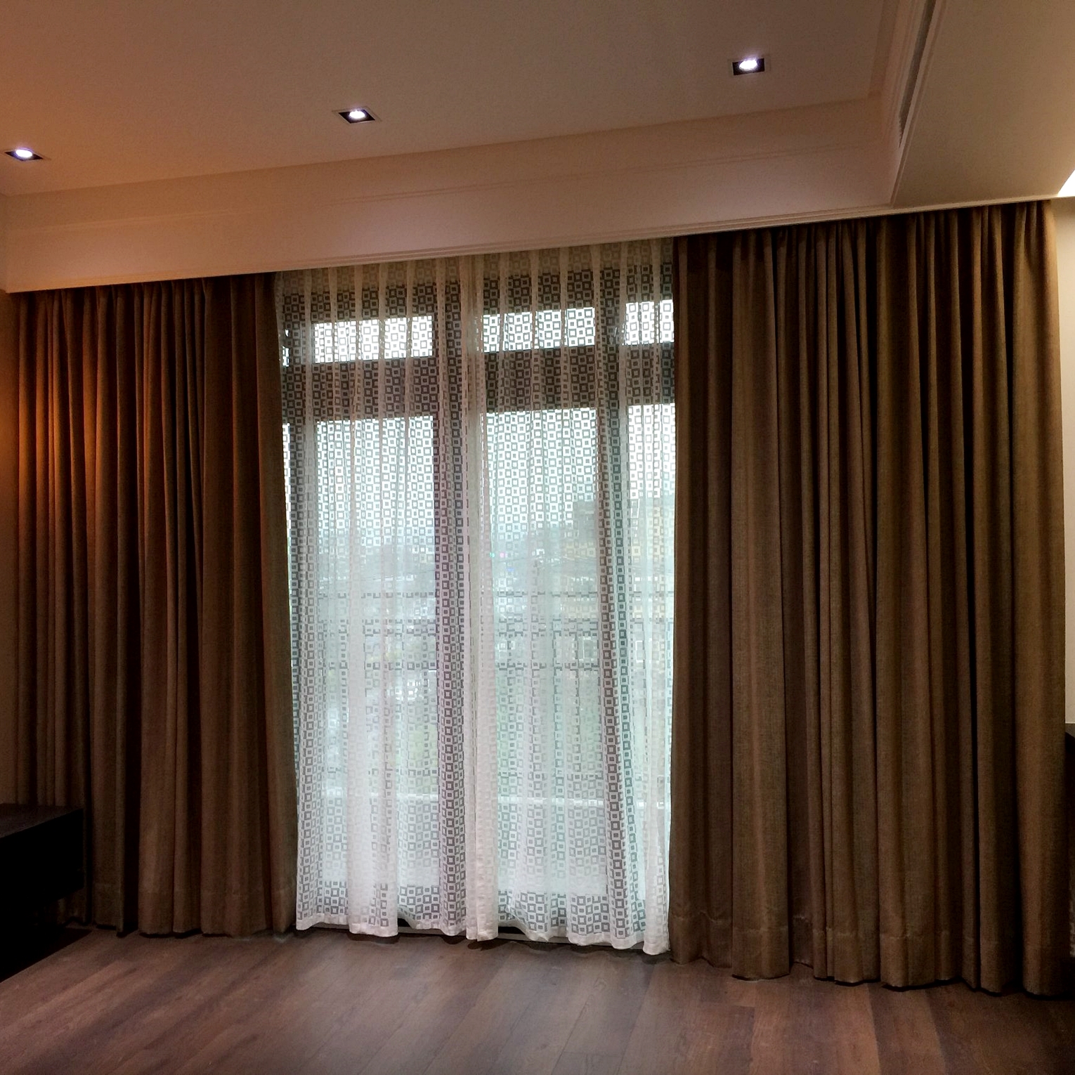 客廳落地窗簾設計