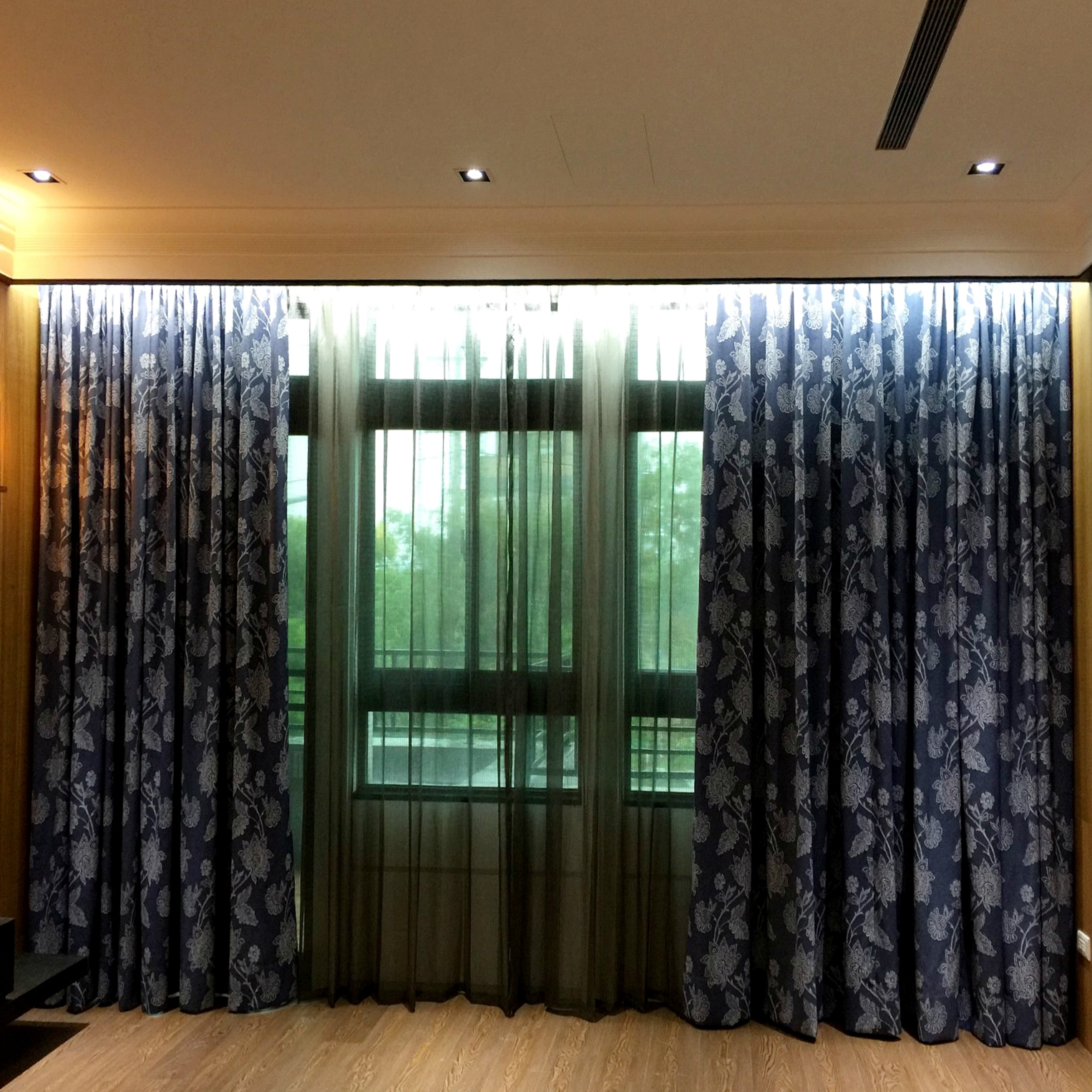 客廳落地窗簾設計