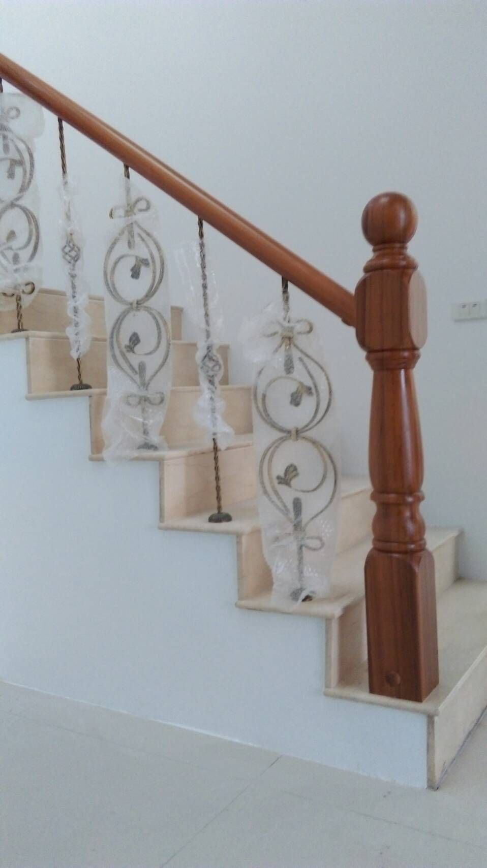 各式藝術扶手立柱欄杆-千田櫸木樓梯扶手行