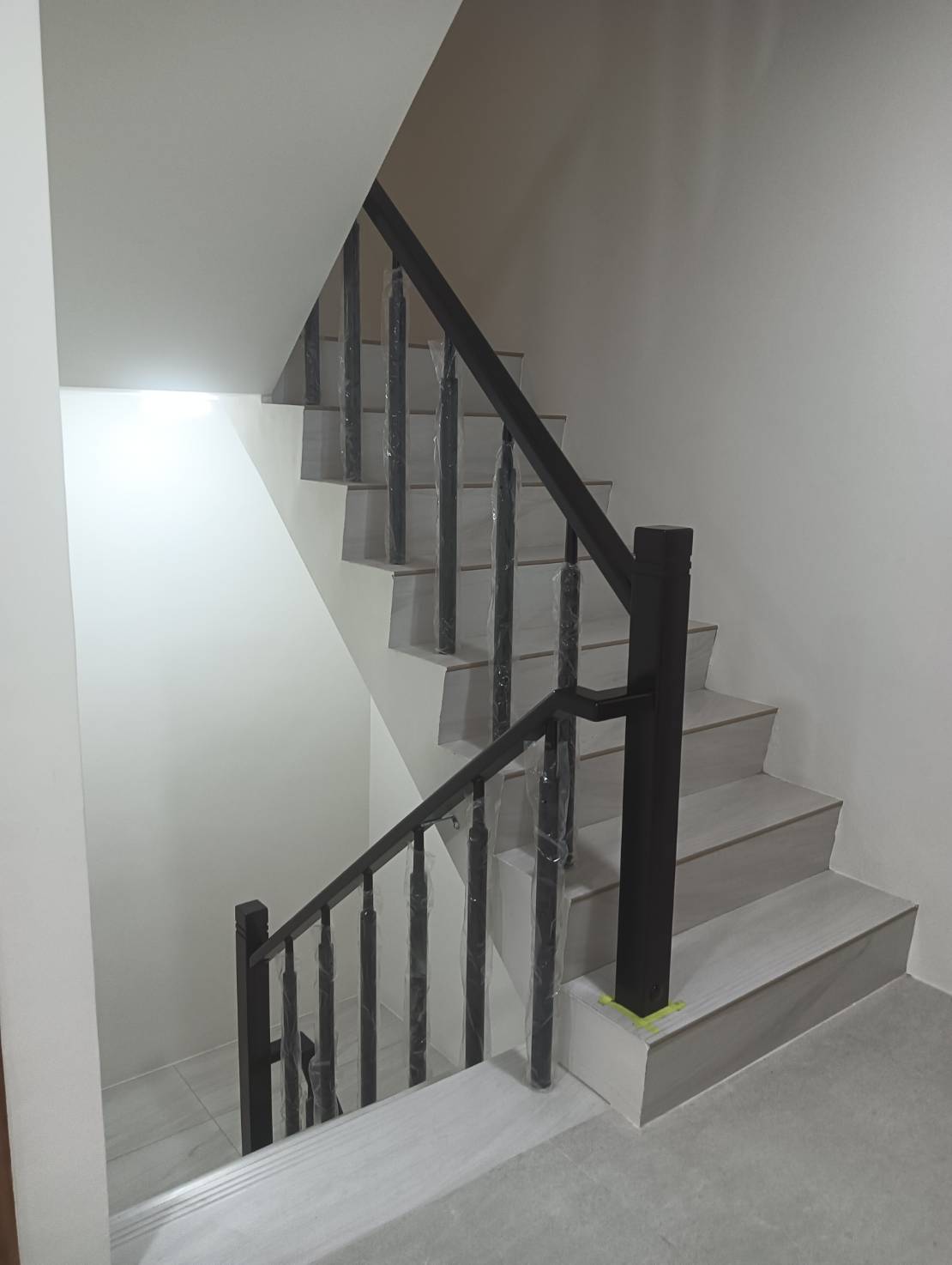 原木樓梯扶手-千田櫸木樓梯扶手行