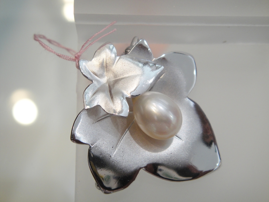 珍珠胸針2