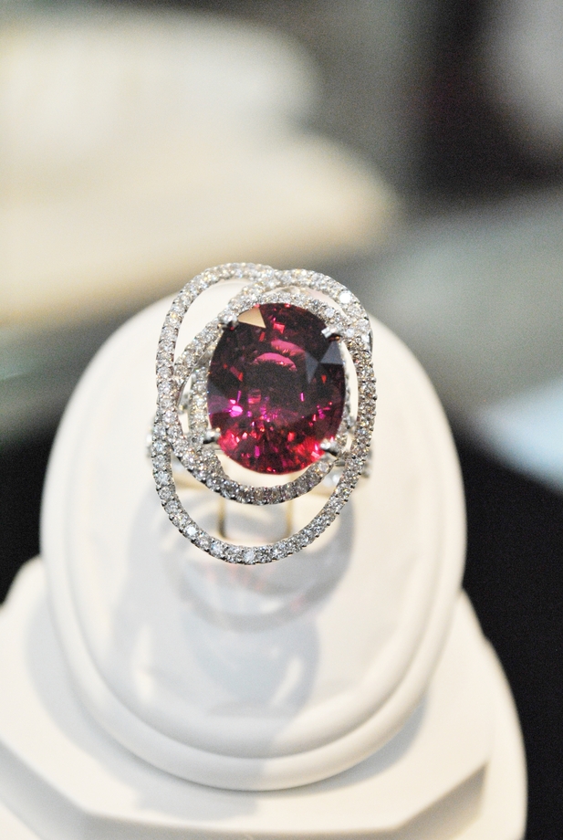 紅寶石戒指