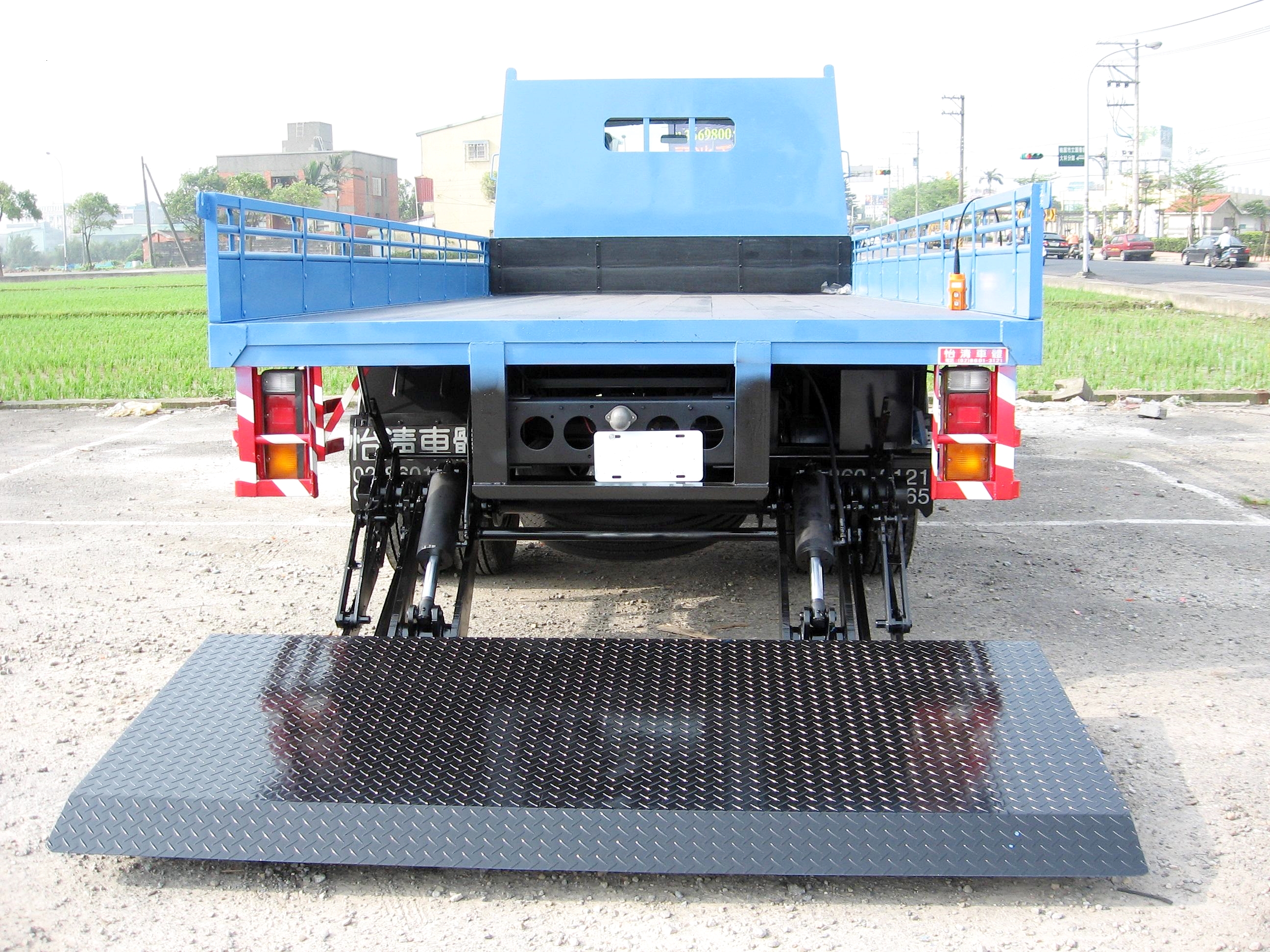 大型車體尾門昇降機