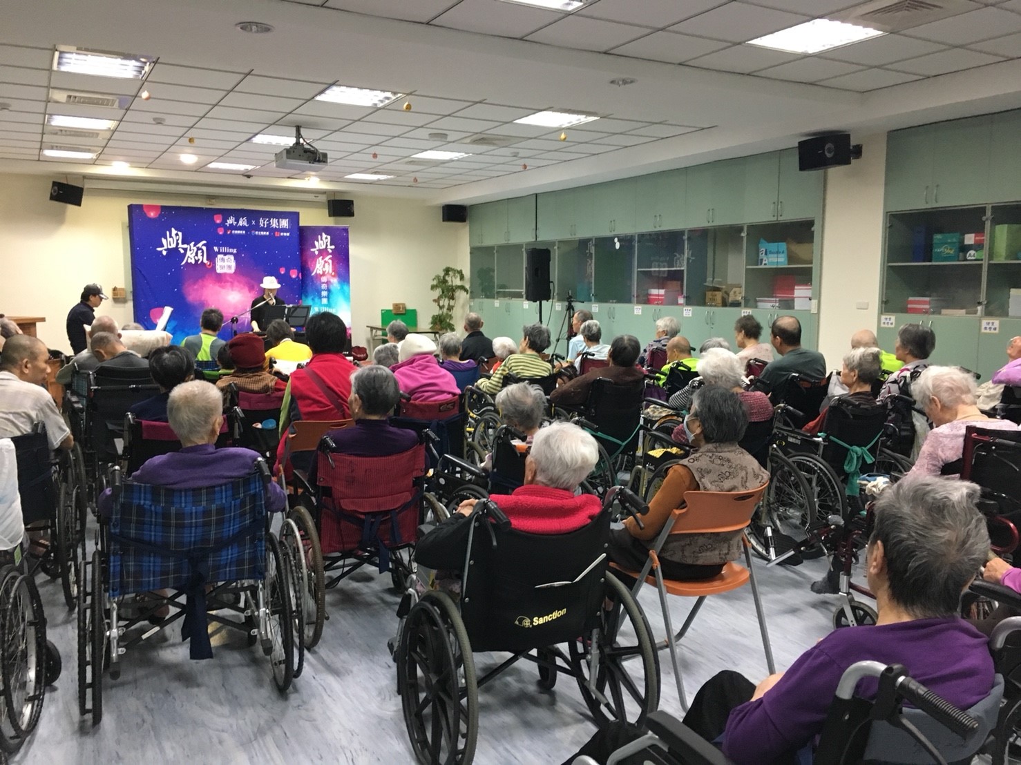 20180404_180405_0042