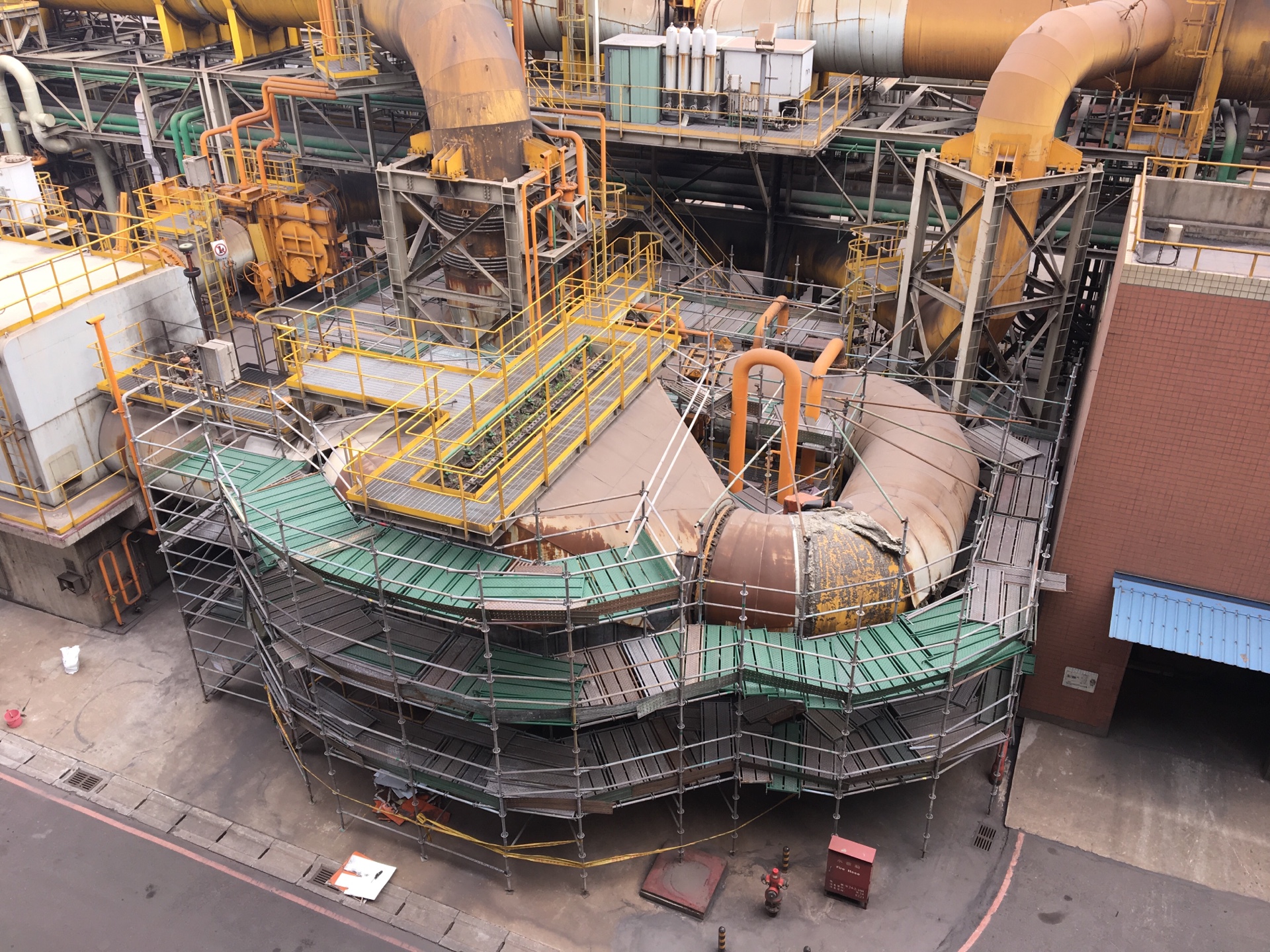 中龍鋼鐵高爐TRT除鏽補漆搭架