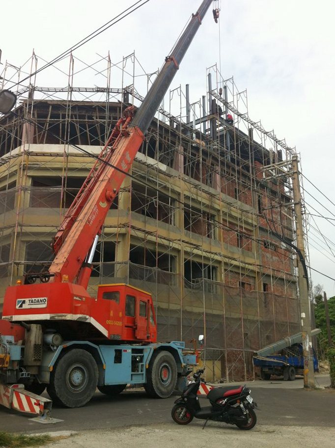 建築建材吊車吊運