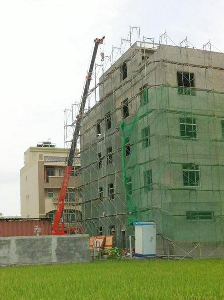 建材鷹架吊掛施工