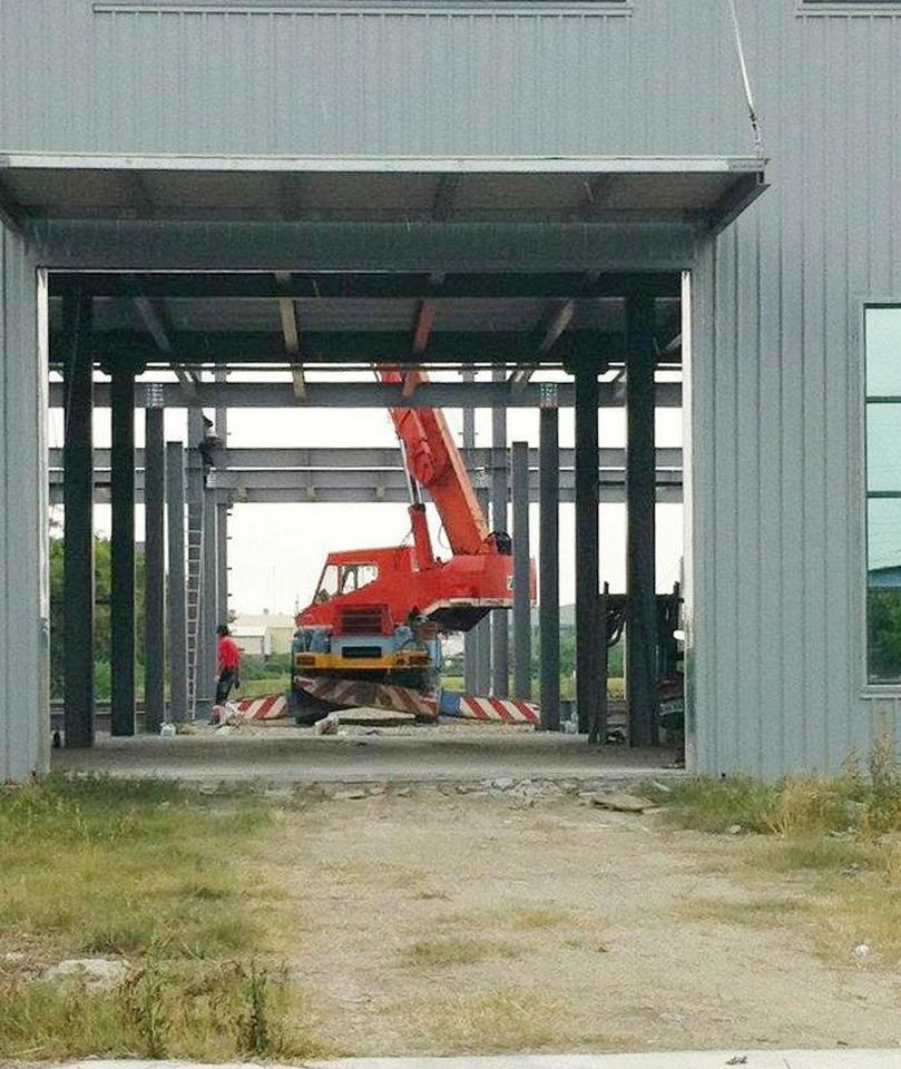 鋼構工程吊車吊掛作業