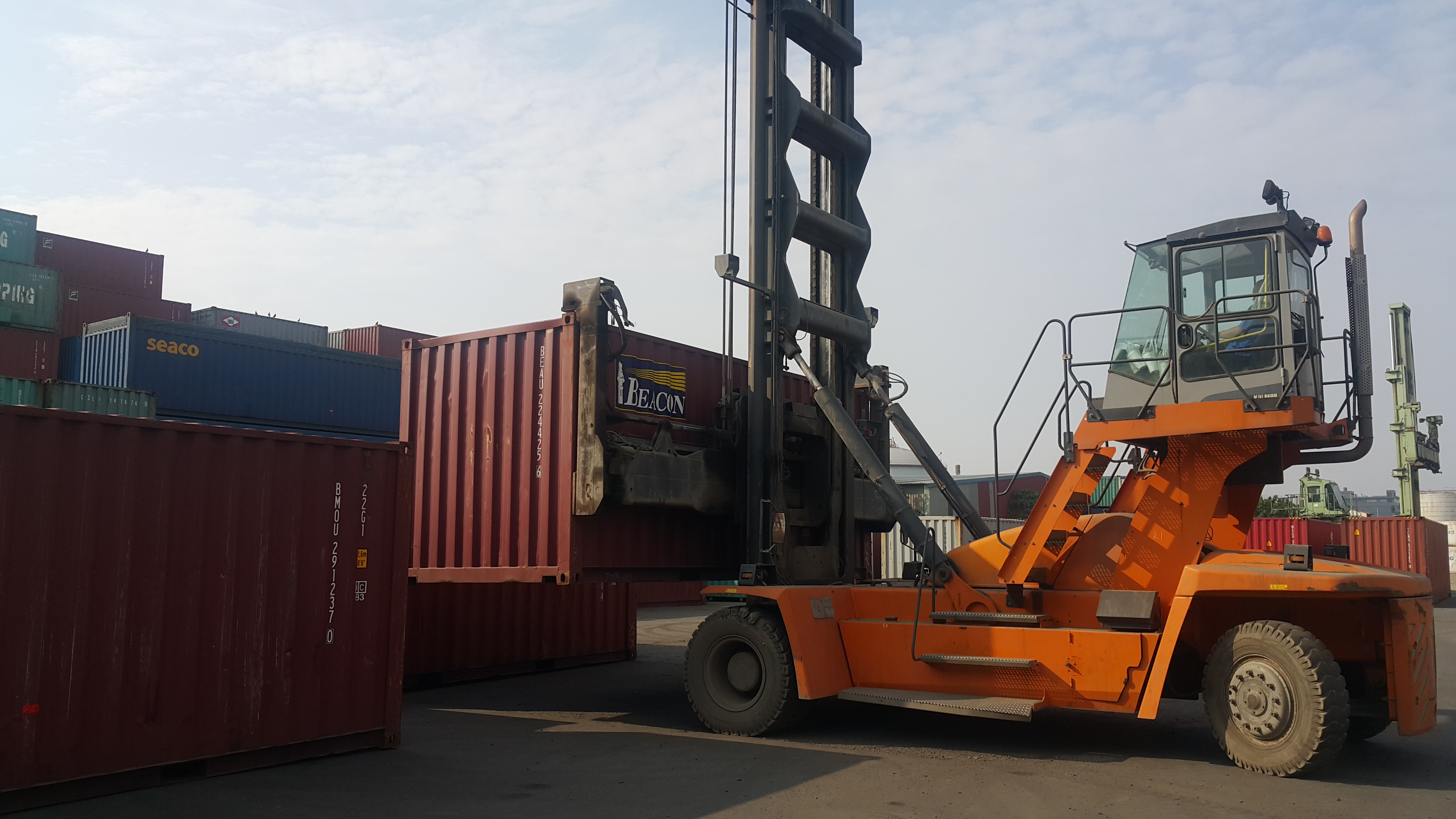 20尺驗櫃區(高雄貨櫃屋)