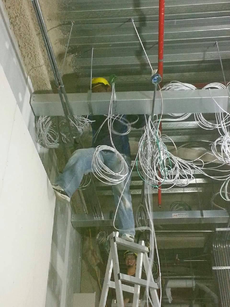 網路線及喇叭線架設