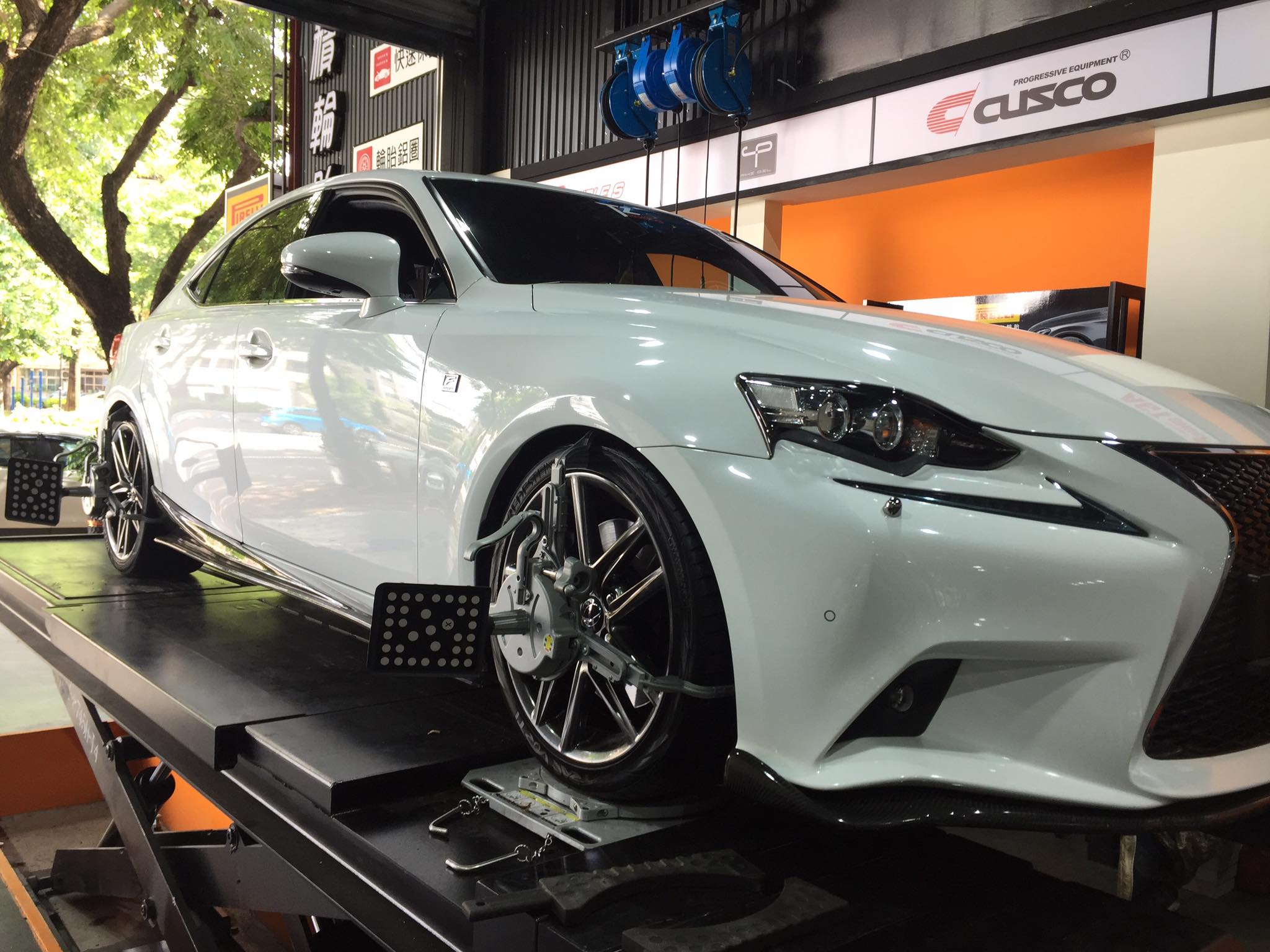 高雄輪胎-鋁圈-汽車保養-四輪定位-底盤維修