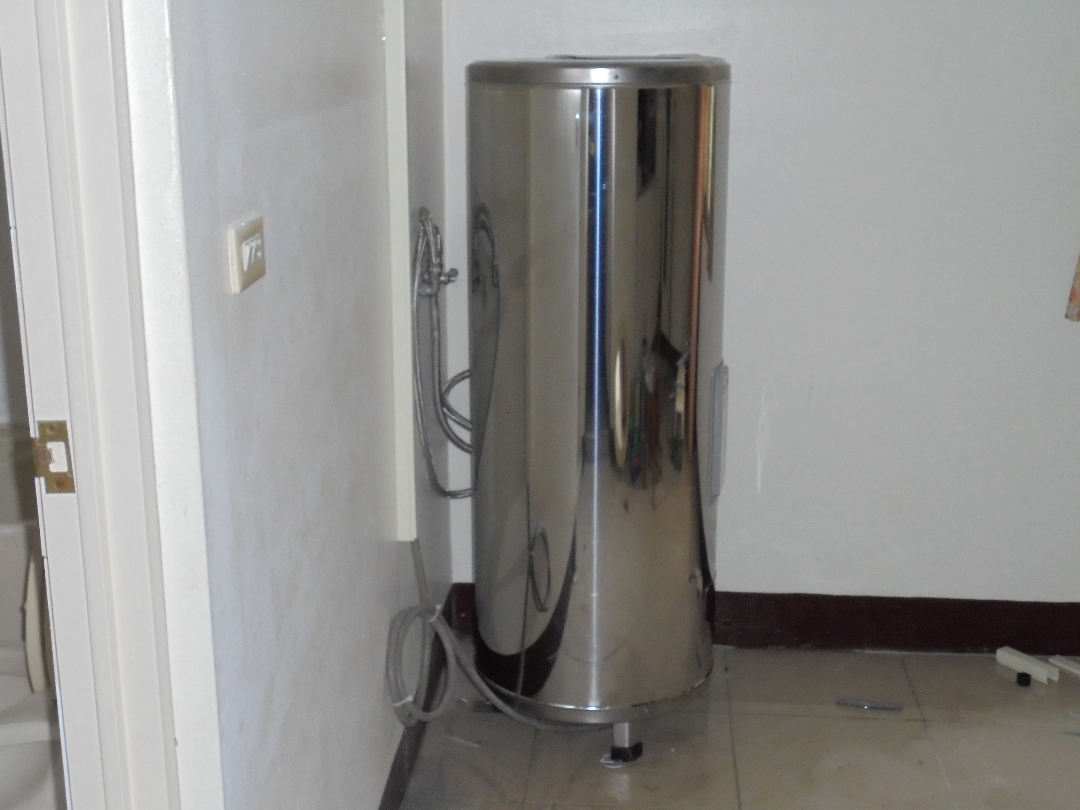 儲水型電熱水器安裝