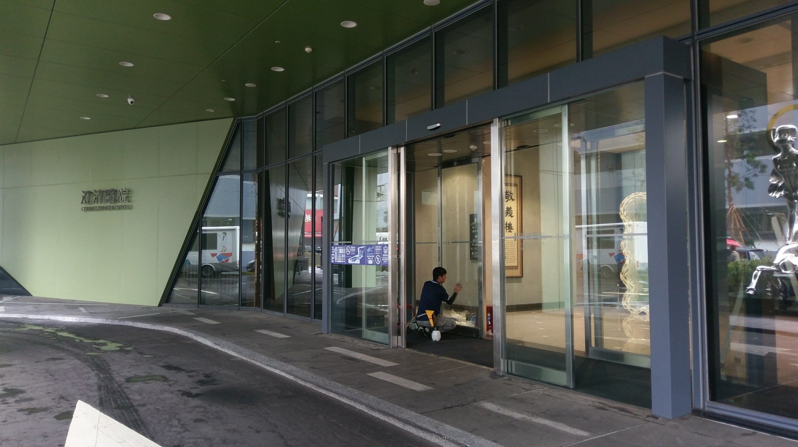 大門透明防爆膜工程