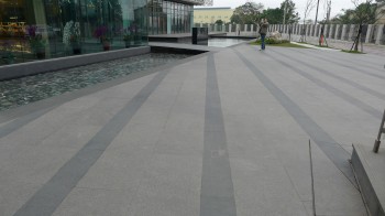 水池造景採用乾式施工