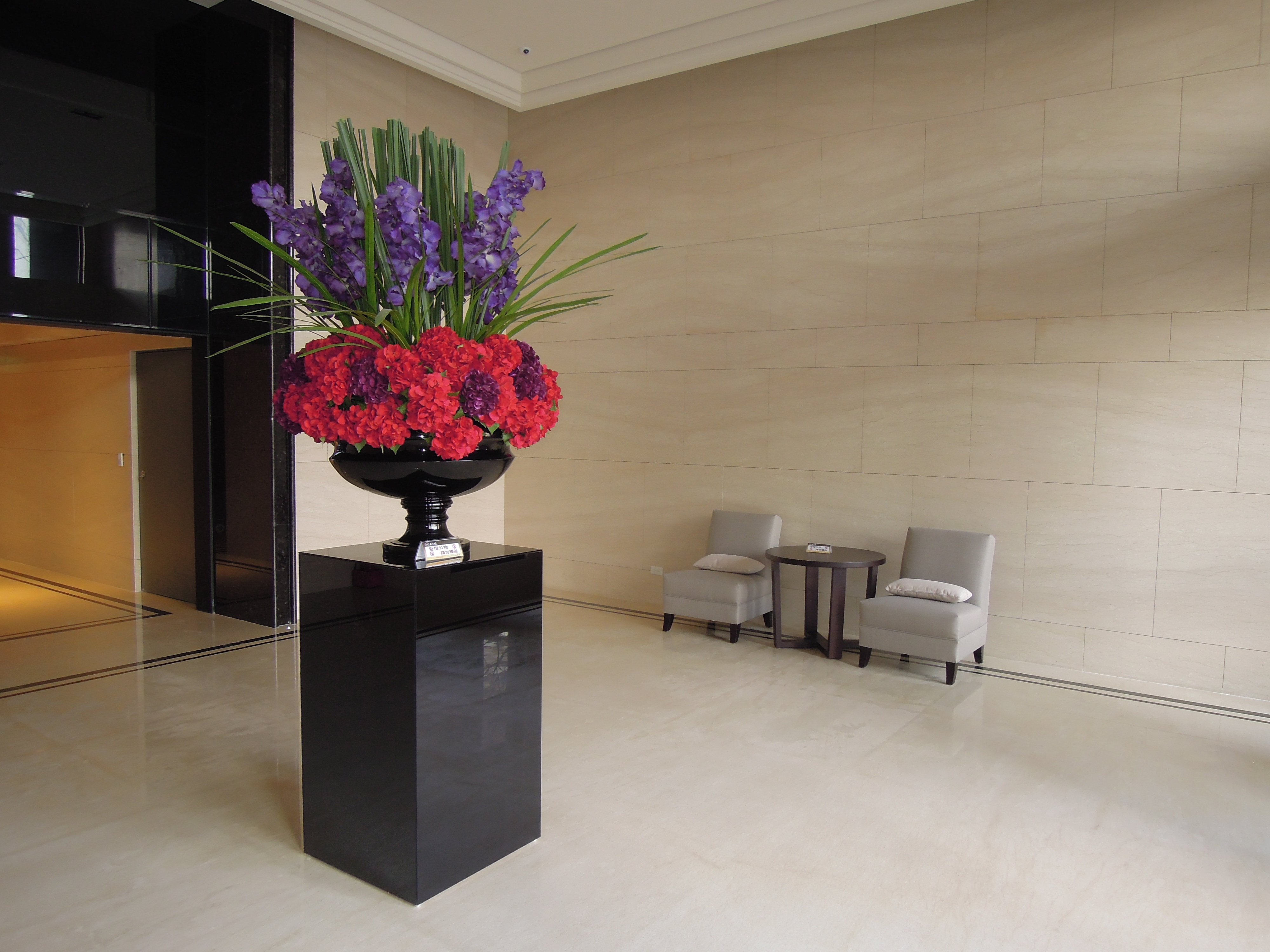 青埔-住宅大廳大理石內牆及地坪