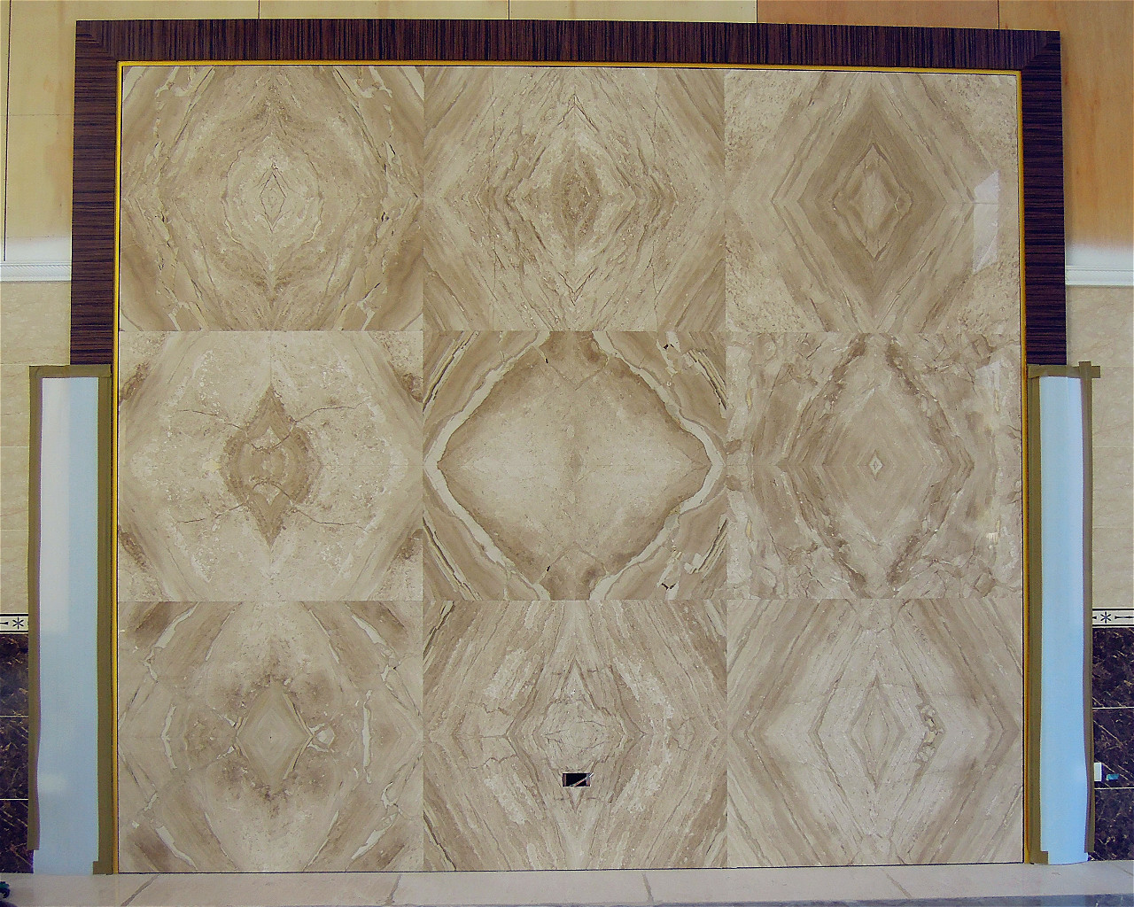 楊梅-住宅大廳大理石內牆