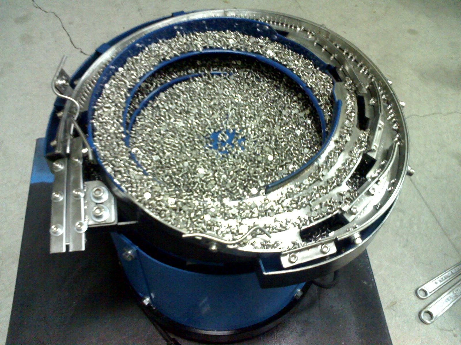 倒立螺絲振動盤