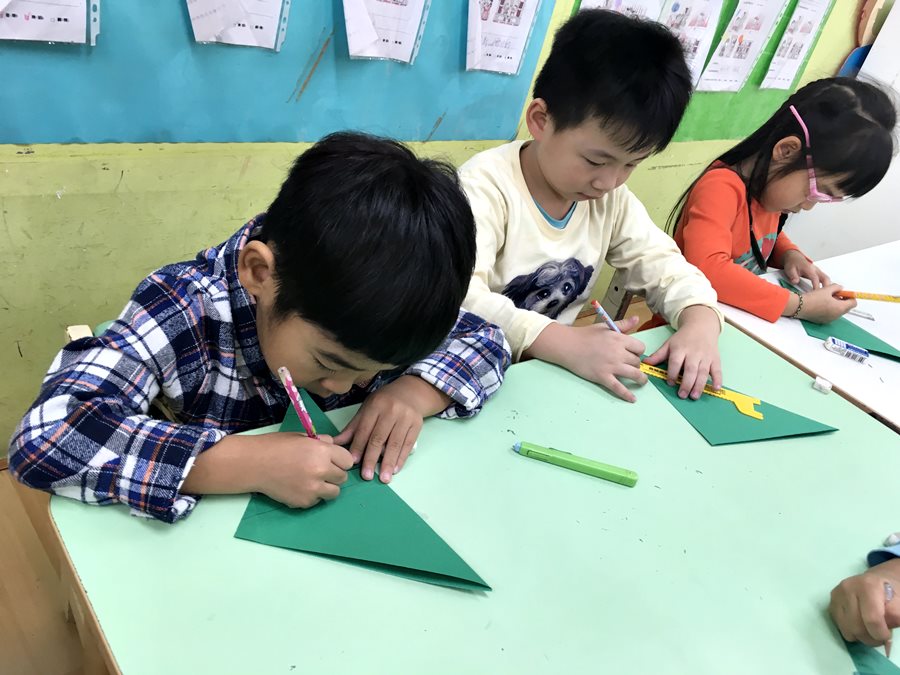 美勞-聖誕樹創作01