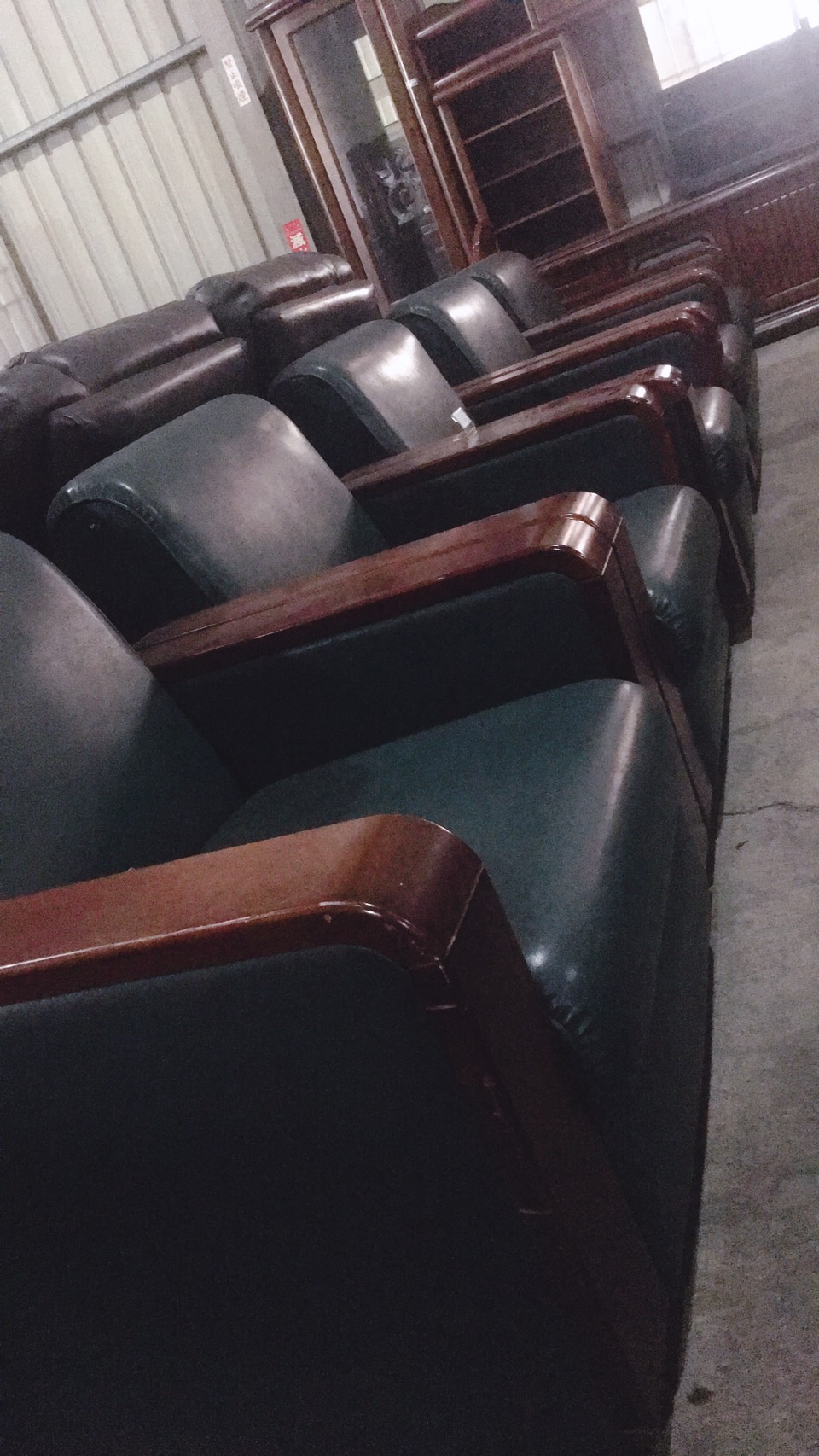 高雄二手傢具-高雄傢俱回收-高雄傢俱買賣-辦公室沙發(鳥松二手傢俱、仁武二手傢俱、大寮二手傢俱)