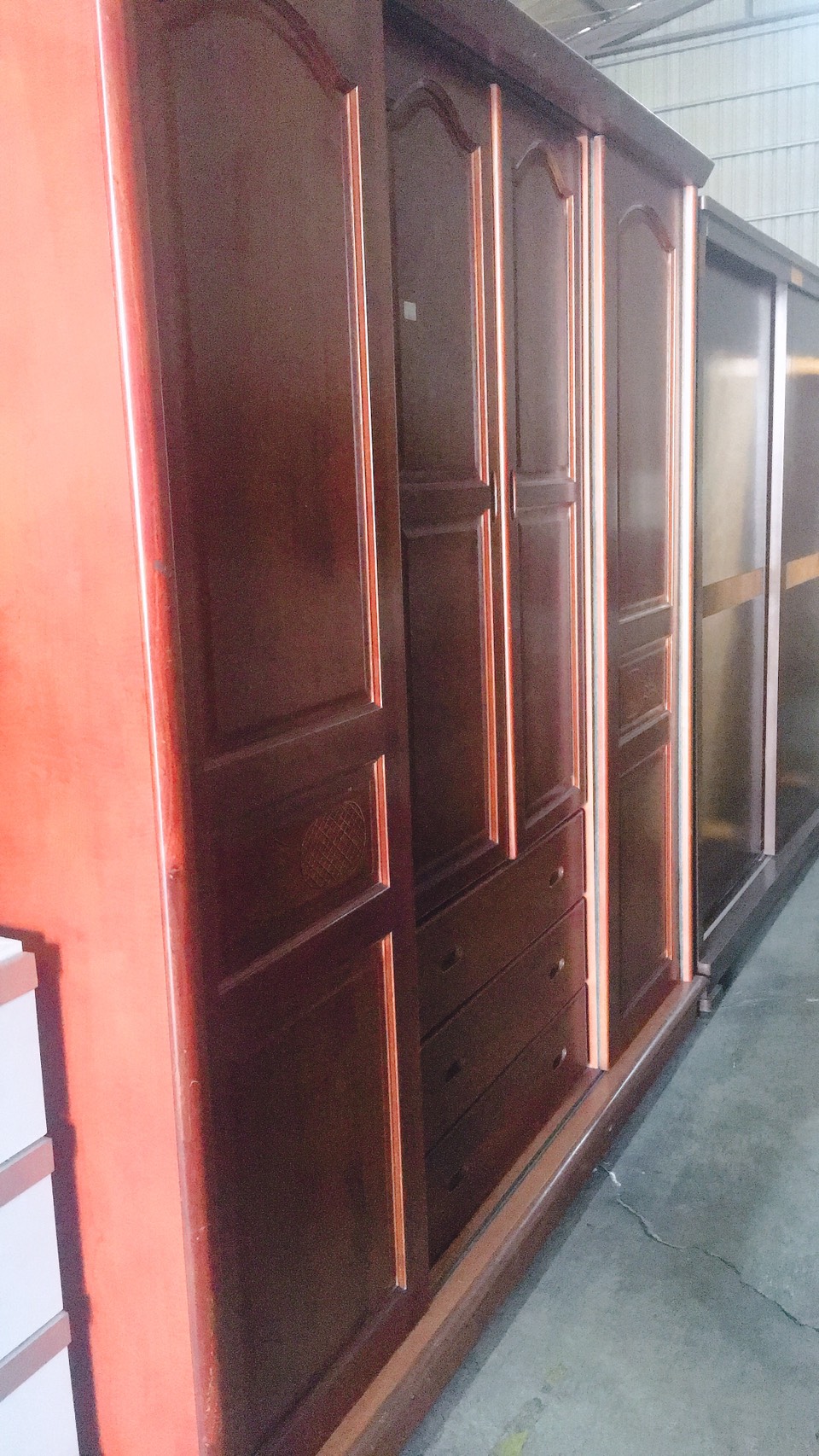 高雄二手傢具-高雄傢俱回收-高雄傢俱買賣-櫥櫃4(鳥松二手傢俱、仁武二手傢俱、大寮二手傢俱)