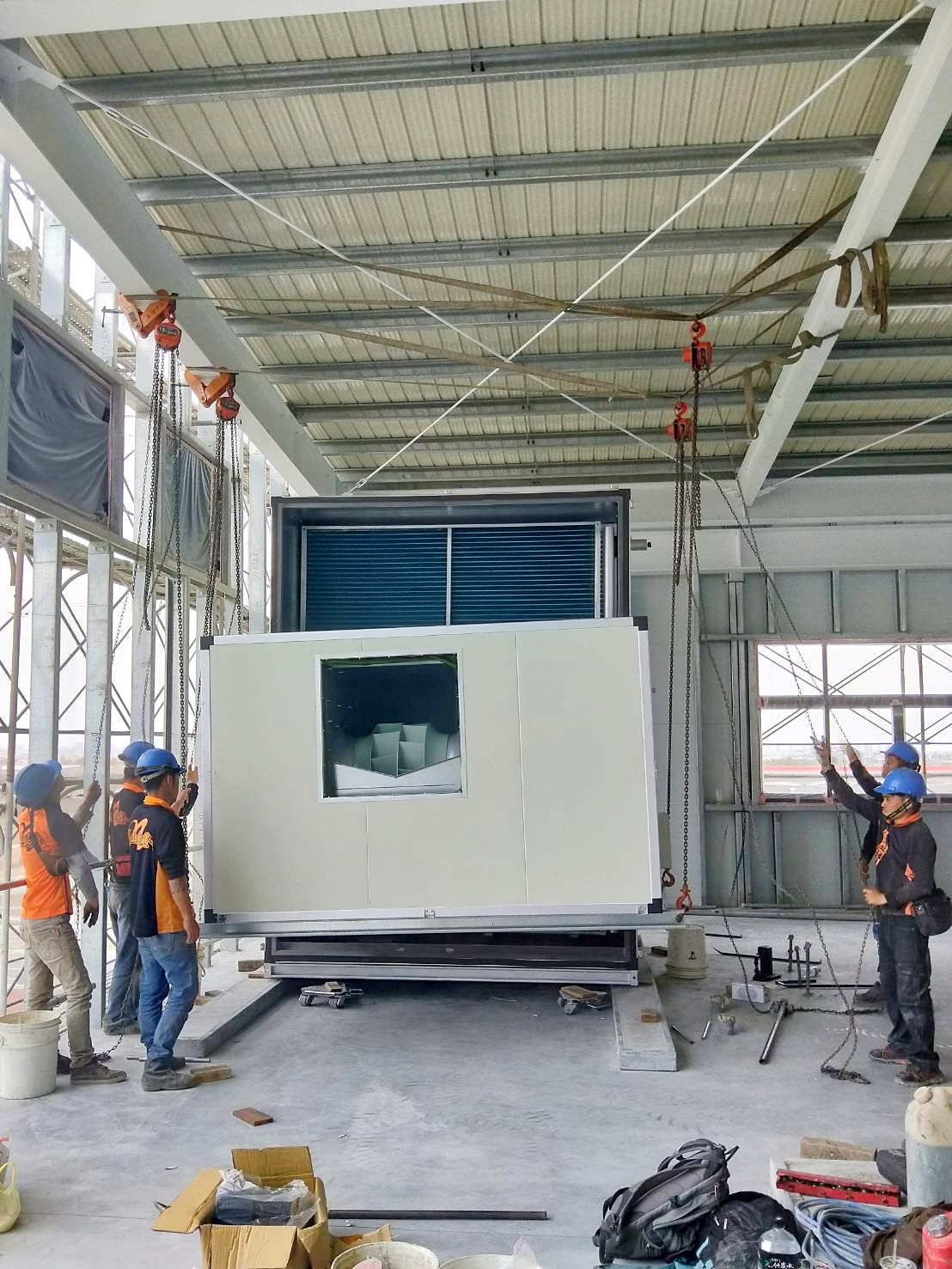 大型機械吊搬運定位