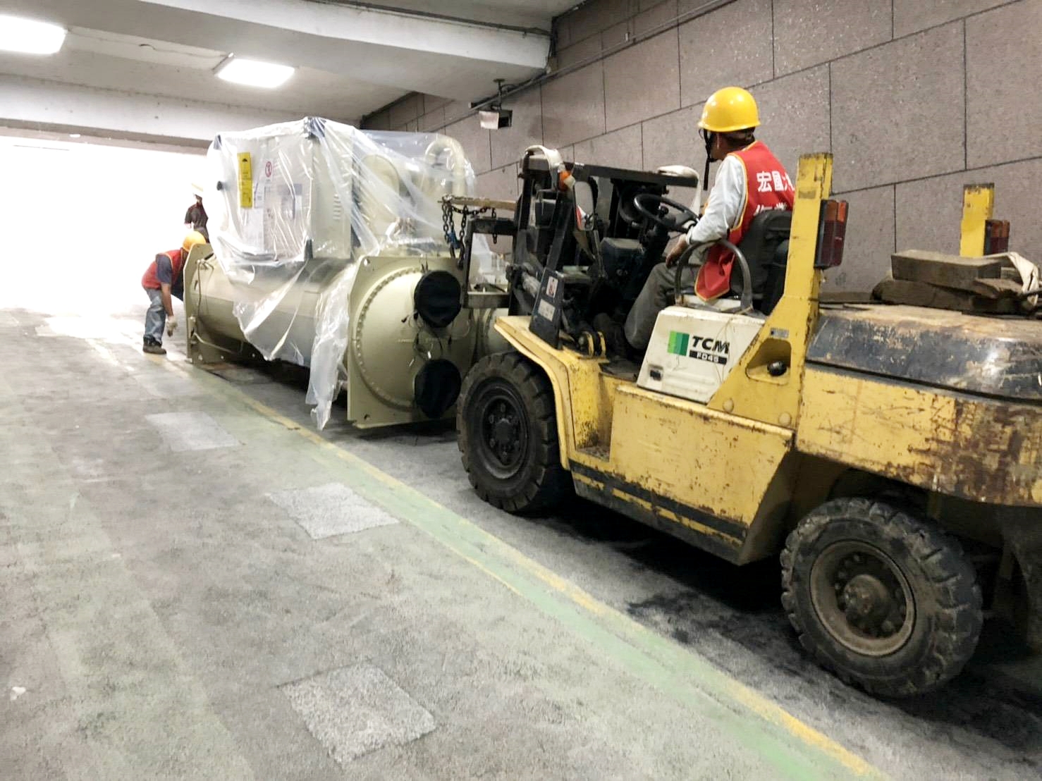 大型機械吊搬運定位