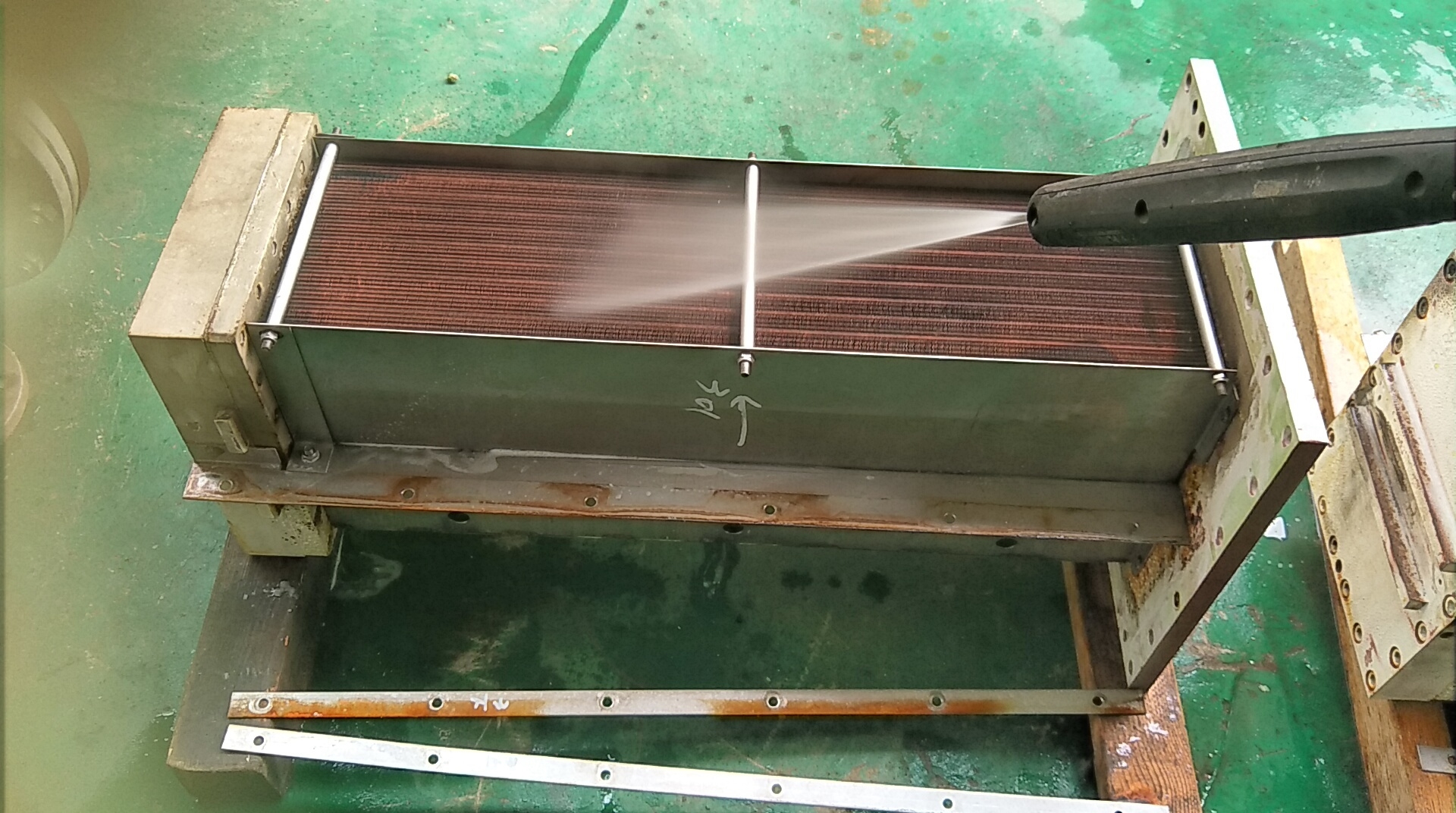 I.H.I離心機中冷器清洗工程