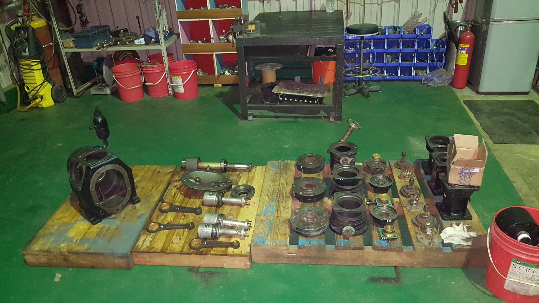 I.R無油往復式大修機體拆解