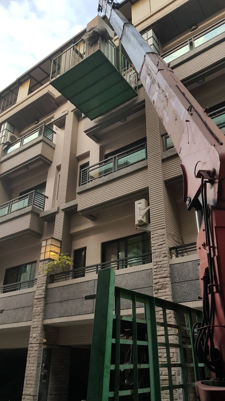 高雄吊車搬運搬家