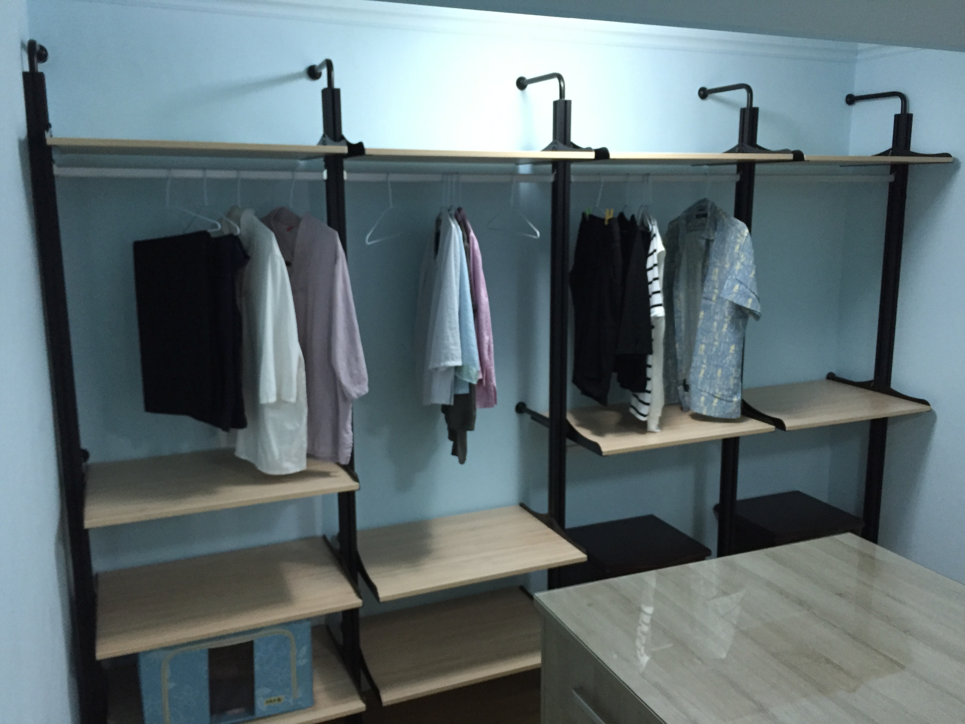 開放式鐵件更衣櫃