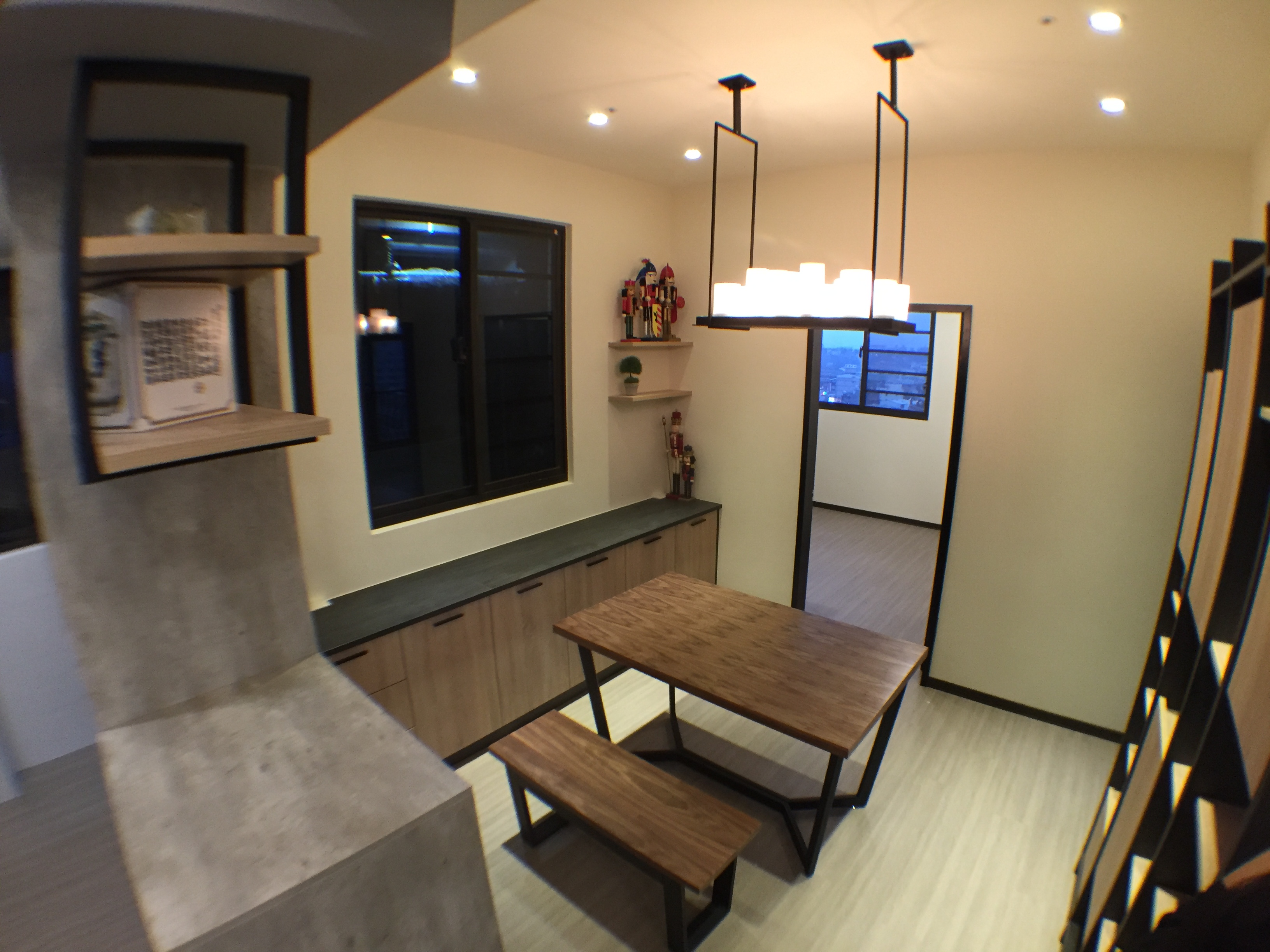 塑合板餐桌_全景