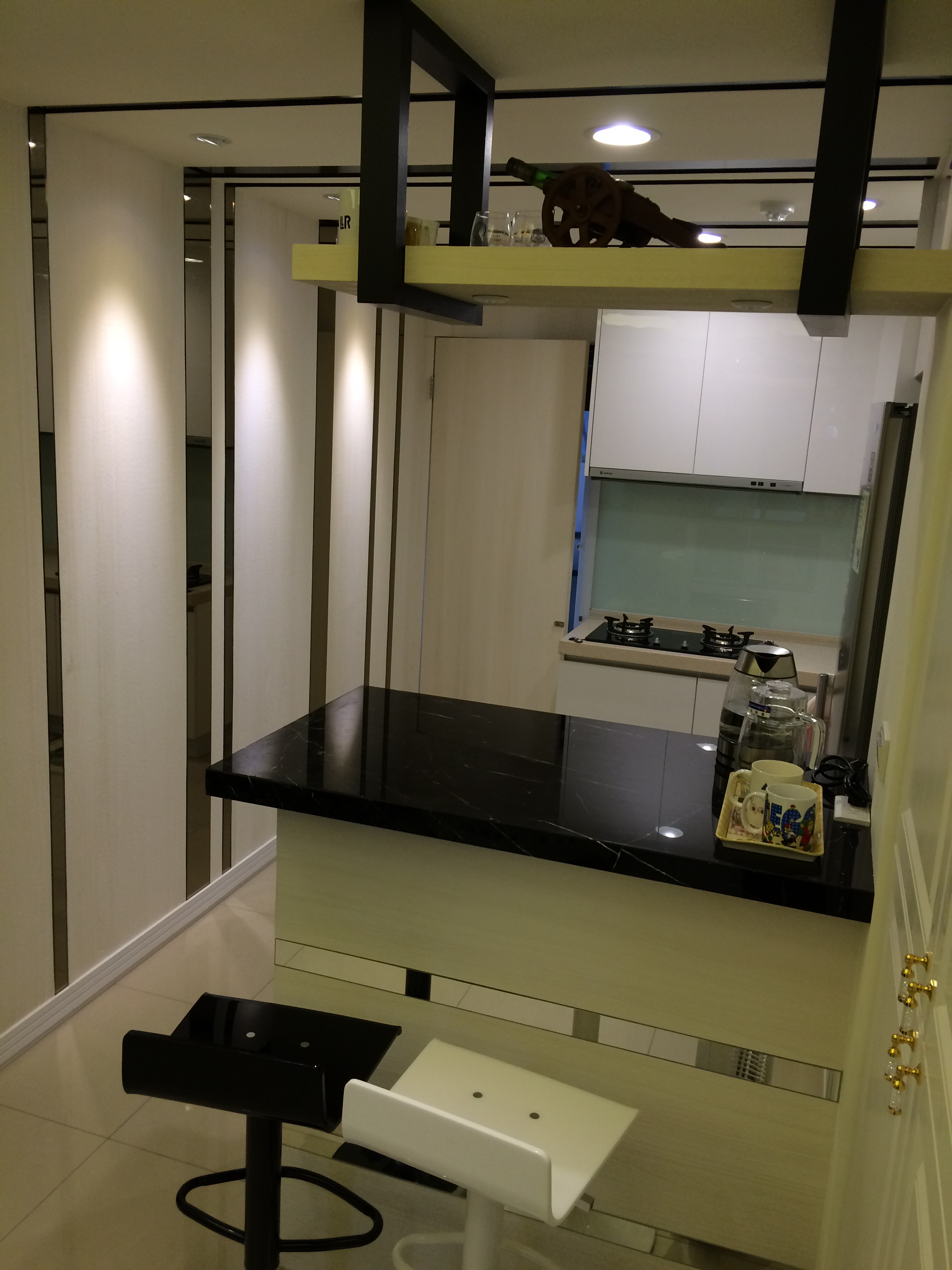 高吧檯附鐵架層板II