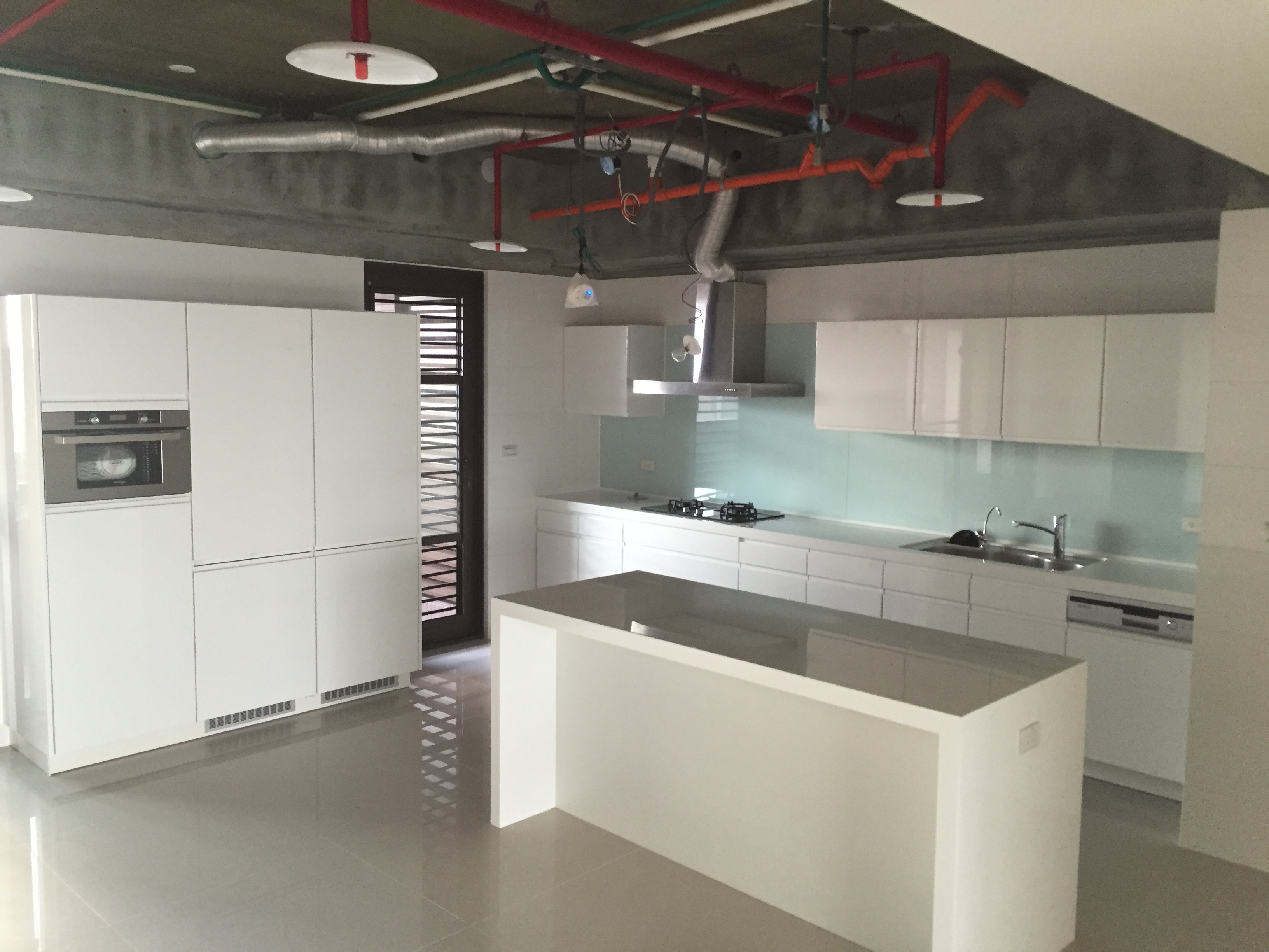 鋼琴烤漆白廚具_全景