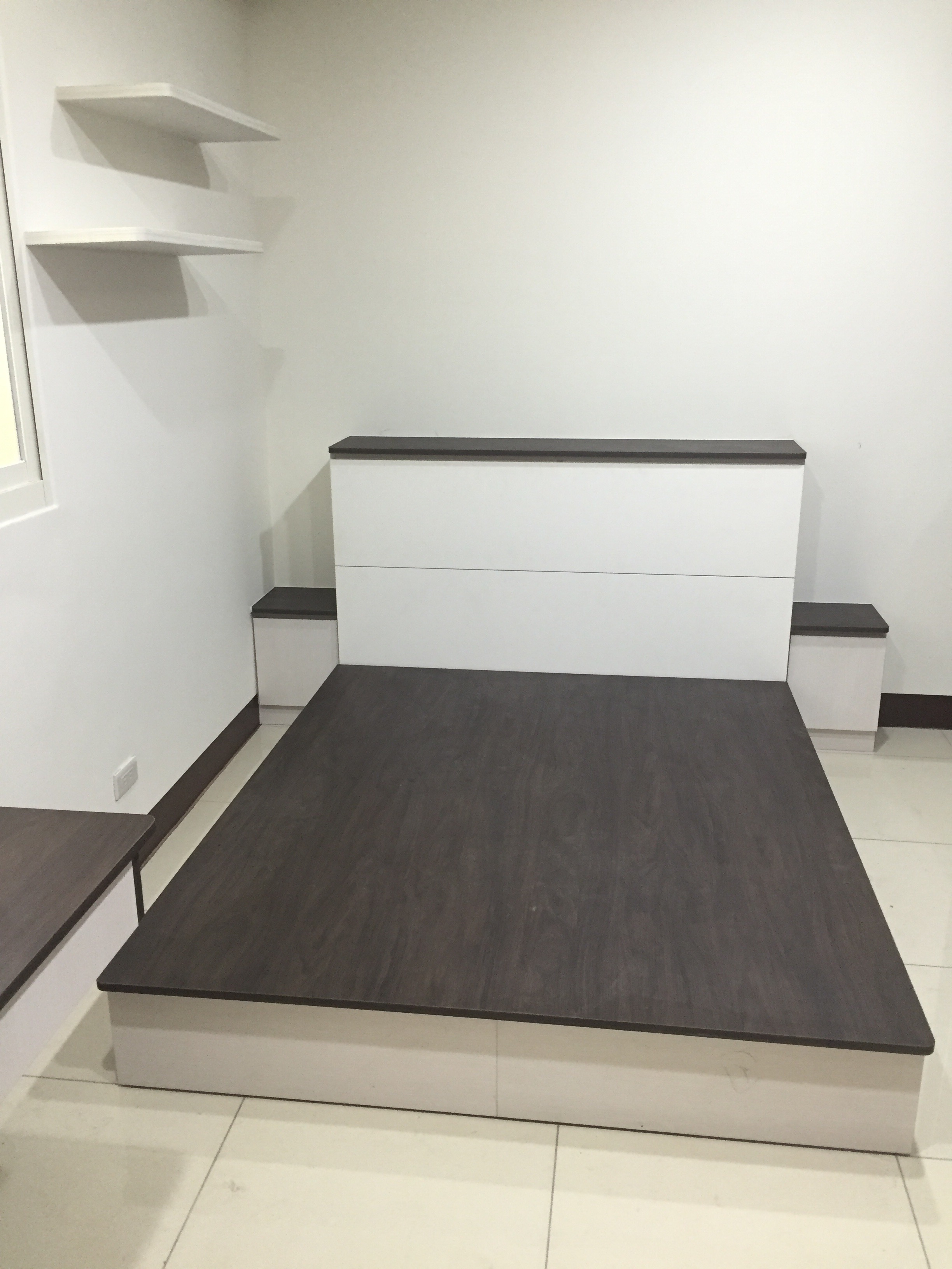 紫檀色上掀床組