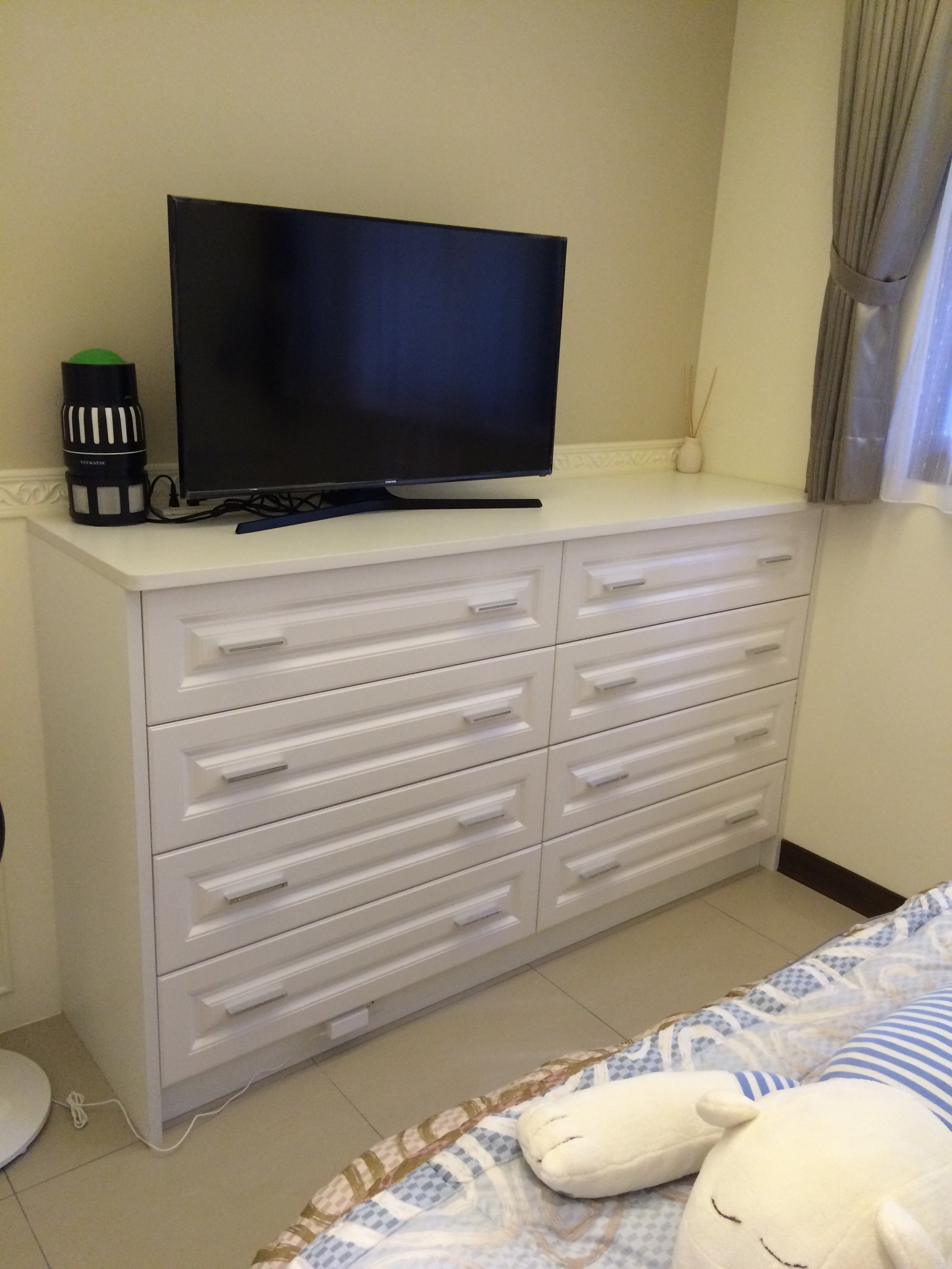臥室電視櫃