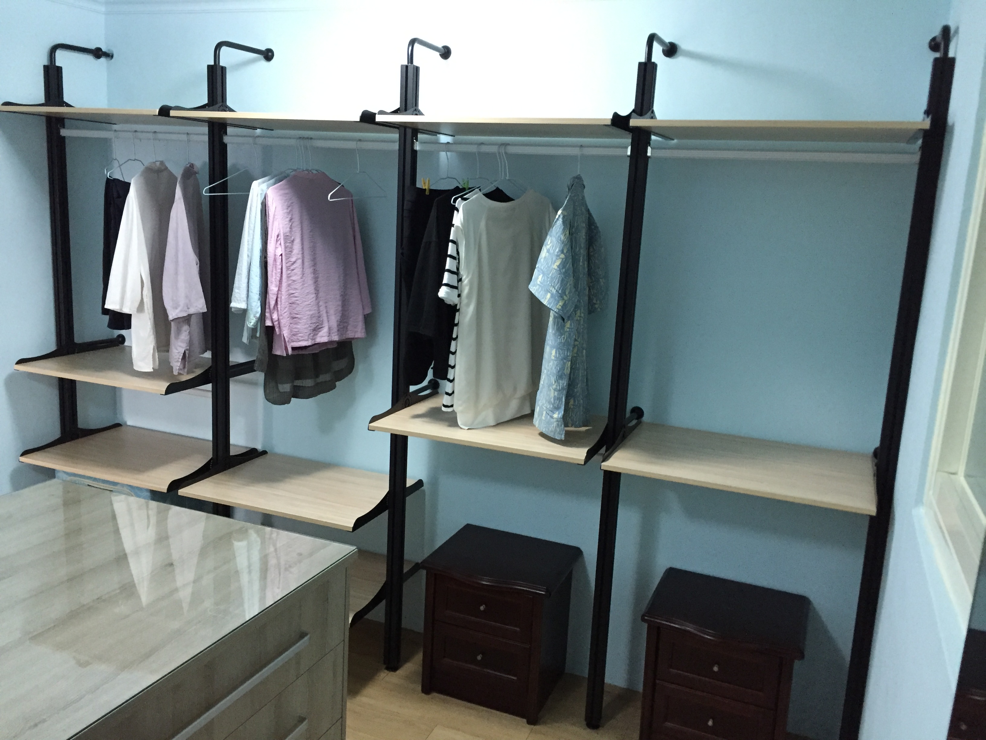 開放式鐵件更衣櫃