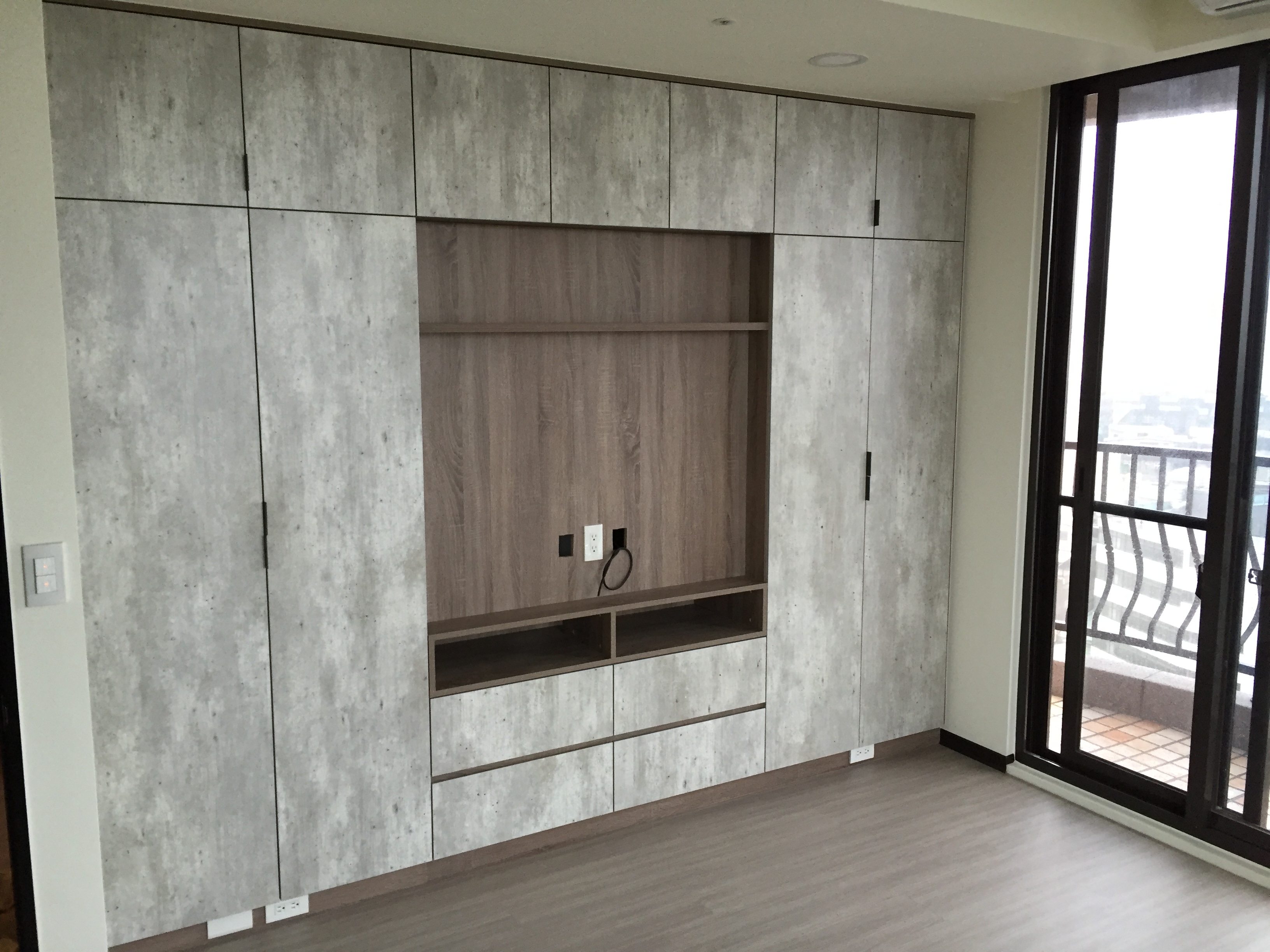 清水模搭電視櫃