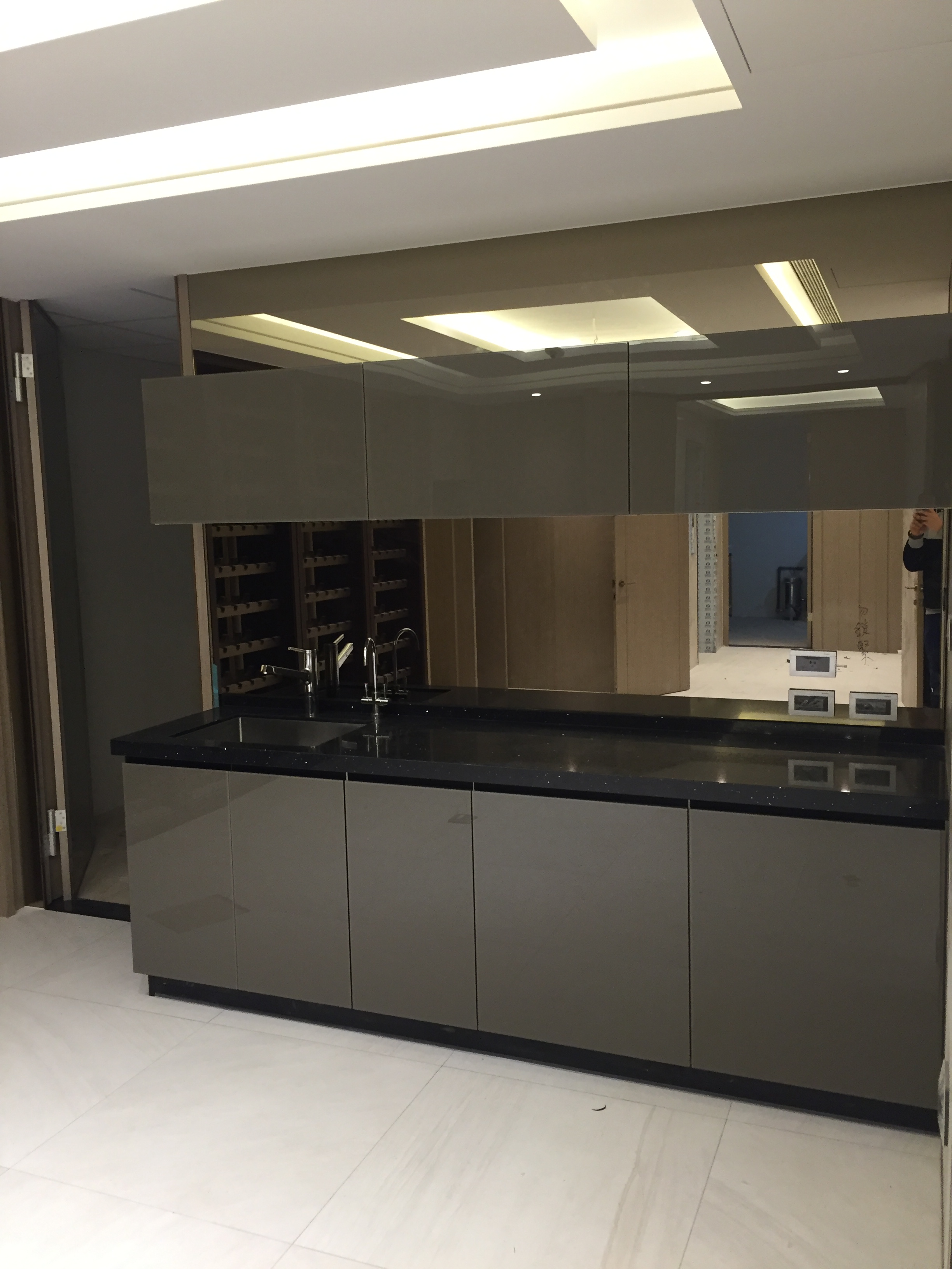 特殊玻璃烤漆廚具_全景