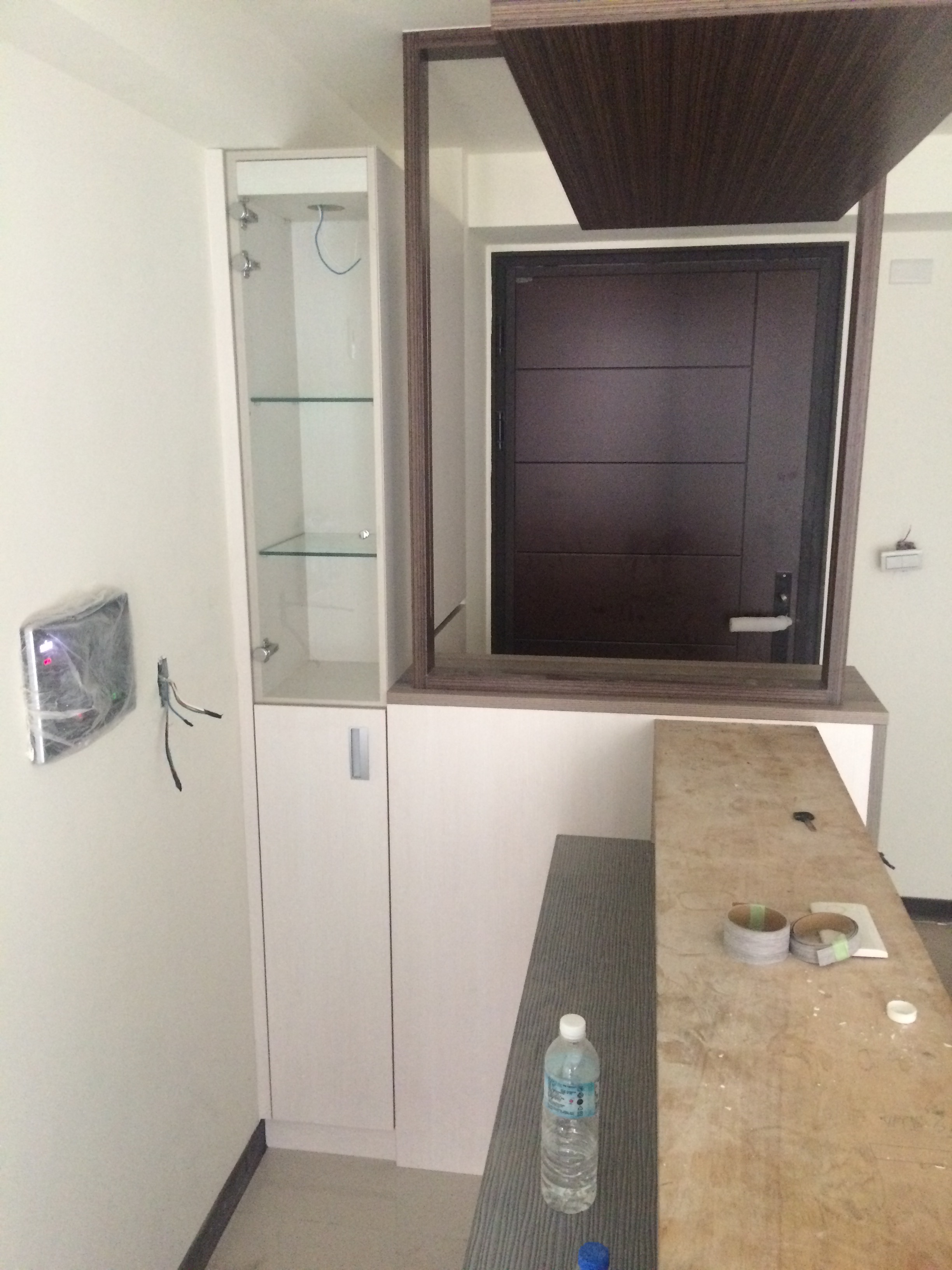 玄關鞋櫃外加內吧台