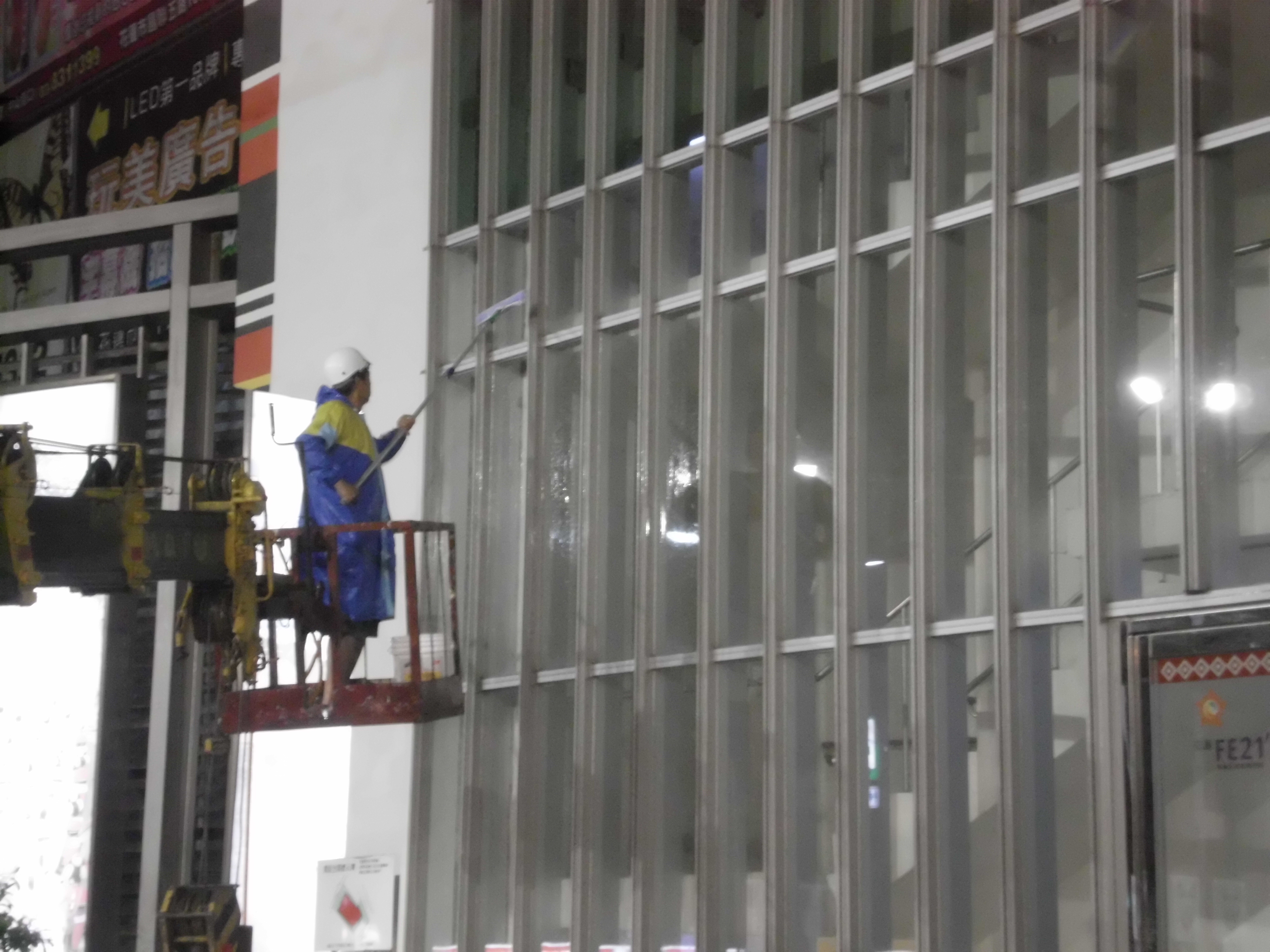 百貨外牆清洗