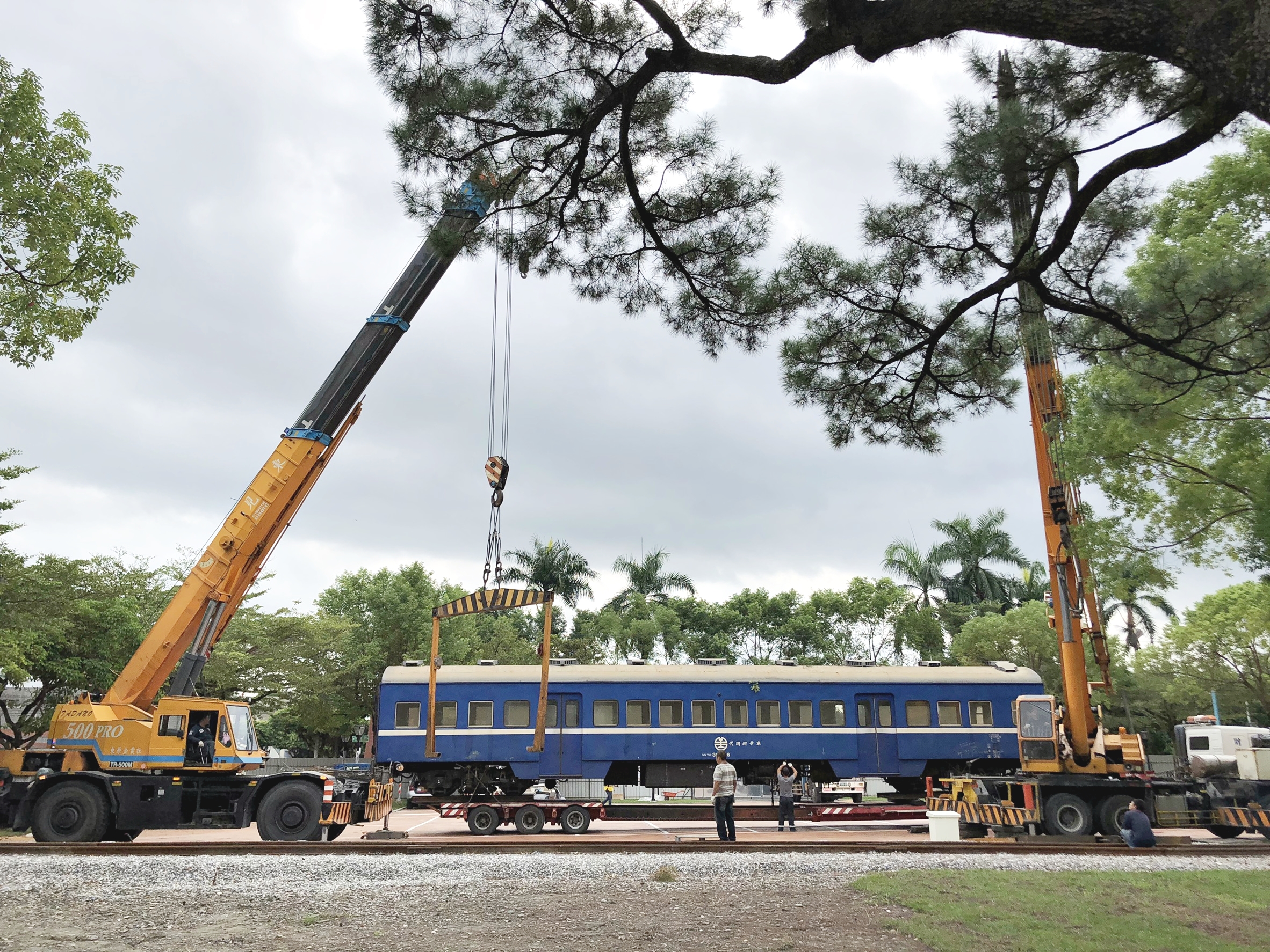 火車吊掛作業運輸