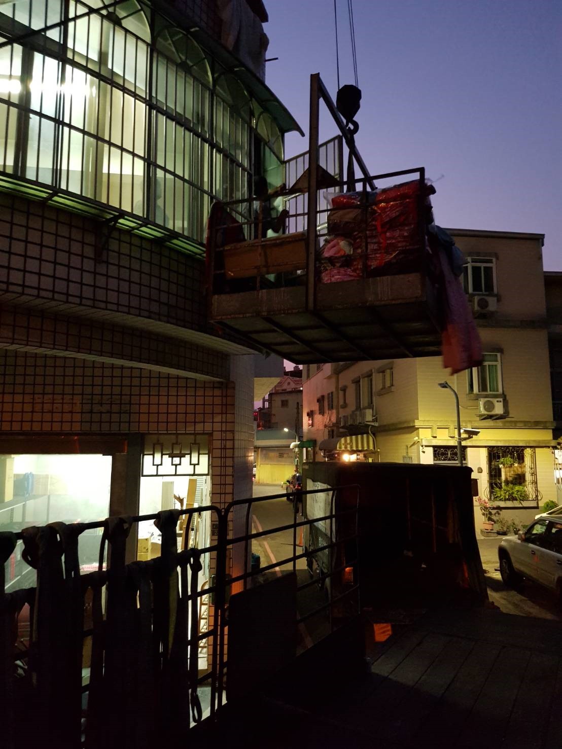 高雄公寓大樓家庭吊車搬家
