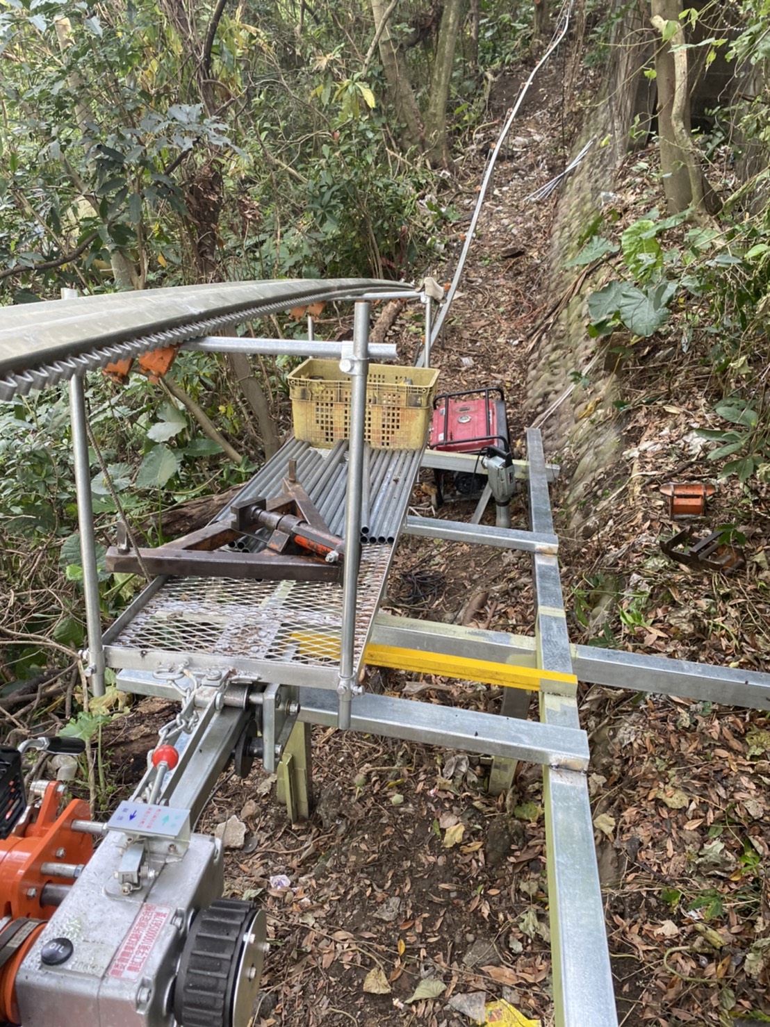 齒合式單軌搬運車