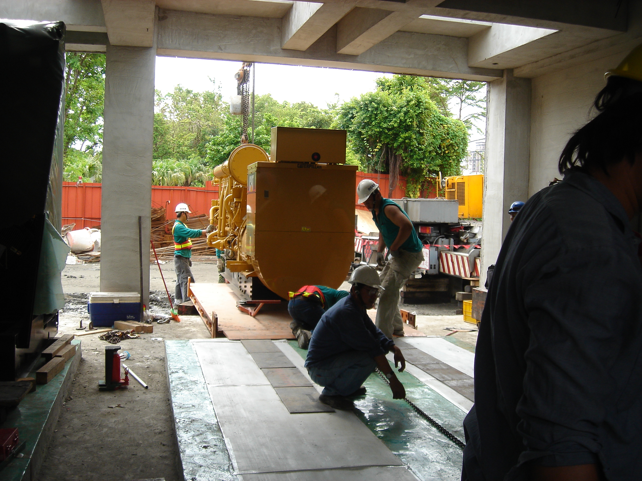 捷運站風機吊運